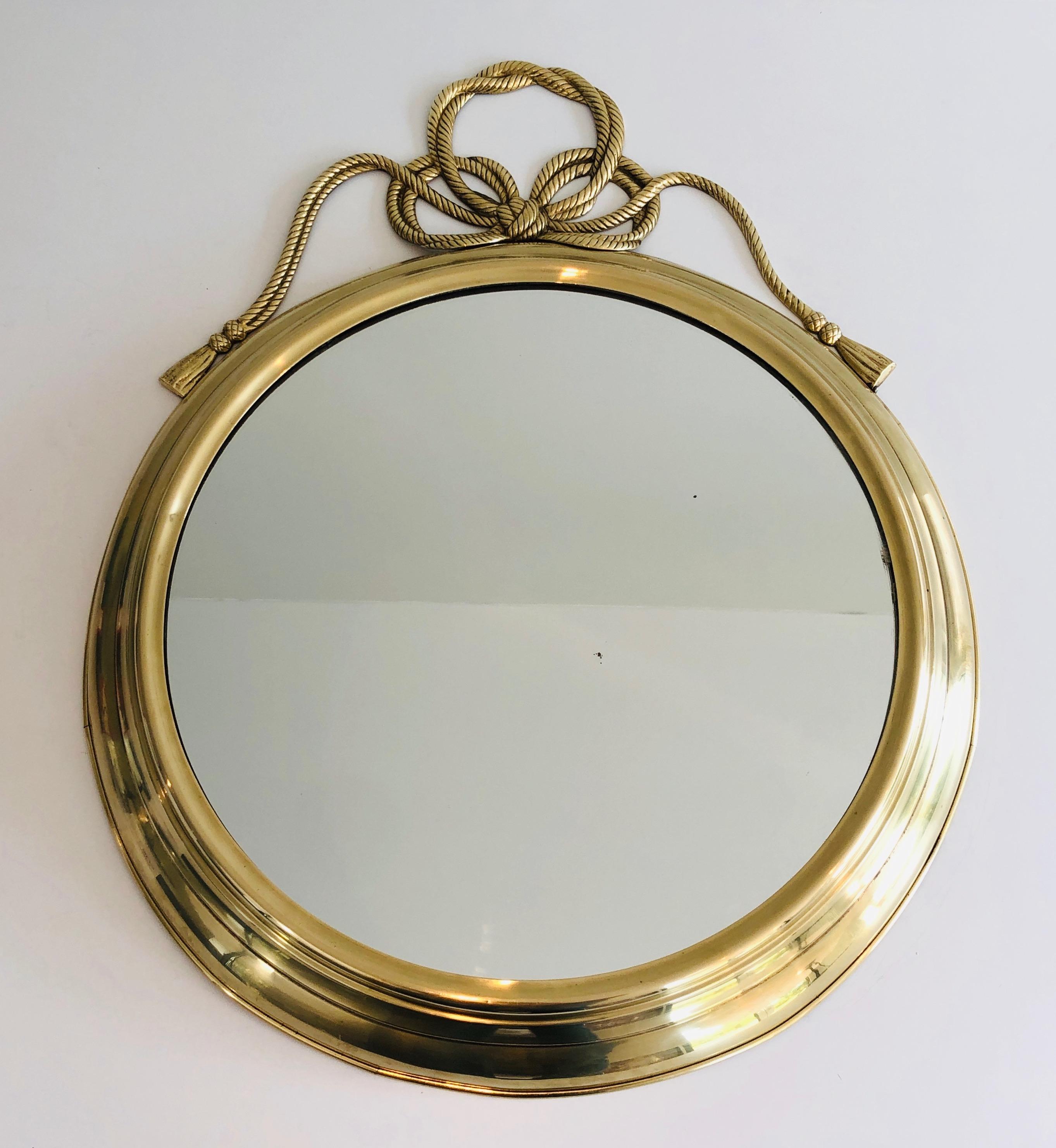 Specchio decorativo ovale in ottone con grandi noduli sulla parte superiore in vendita 3