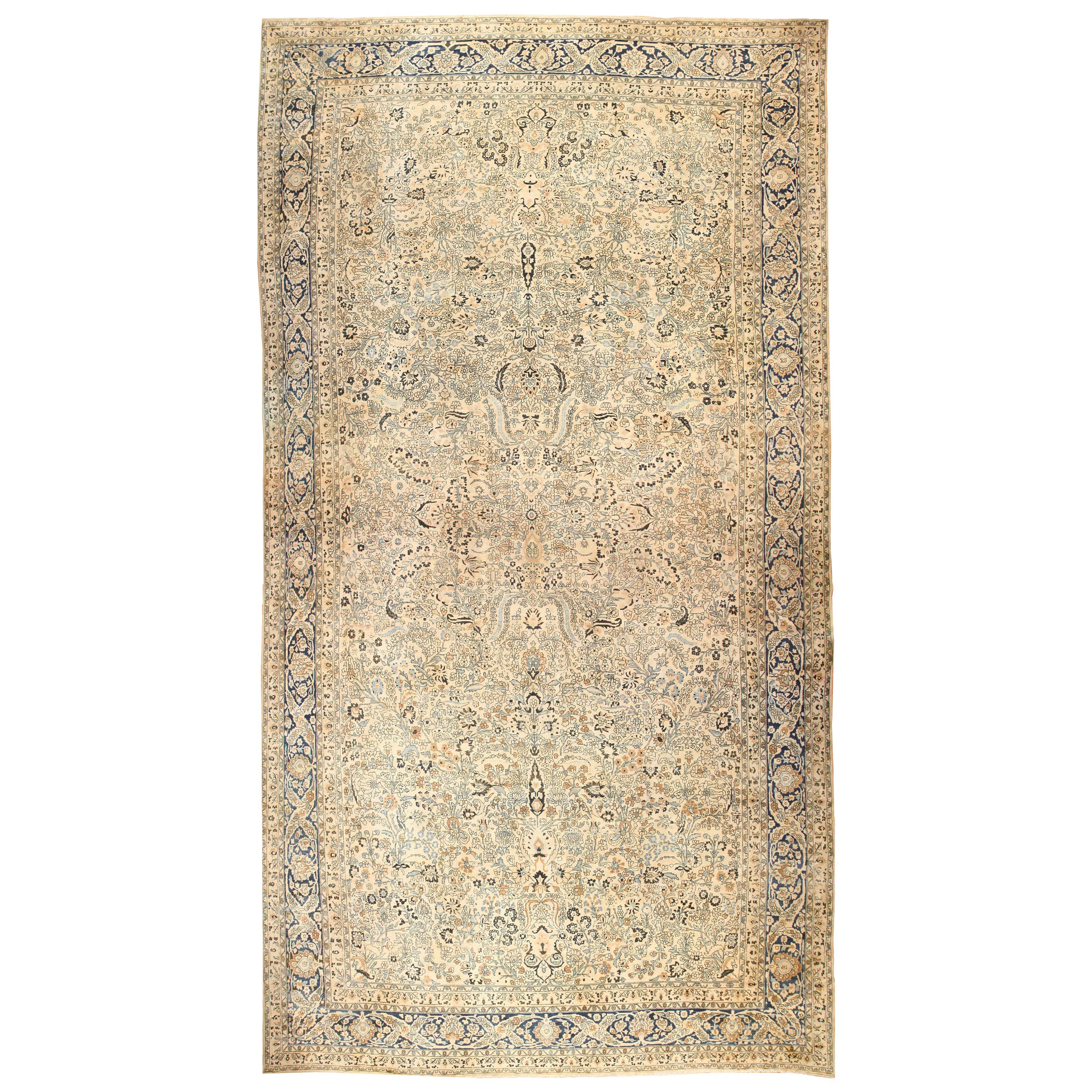 Tapis persan ancien du Khorassan. Taille : 14 ft 4 in x 28 ft