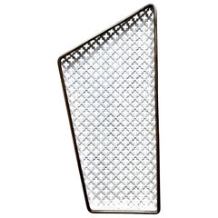 Dekorativ bemalte kleine gelochte Vide-Poche mit Messingrand, M. Matégot, 1950er Jahre