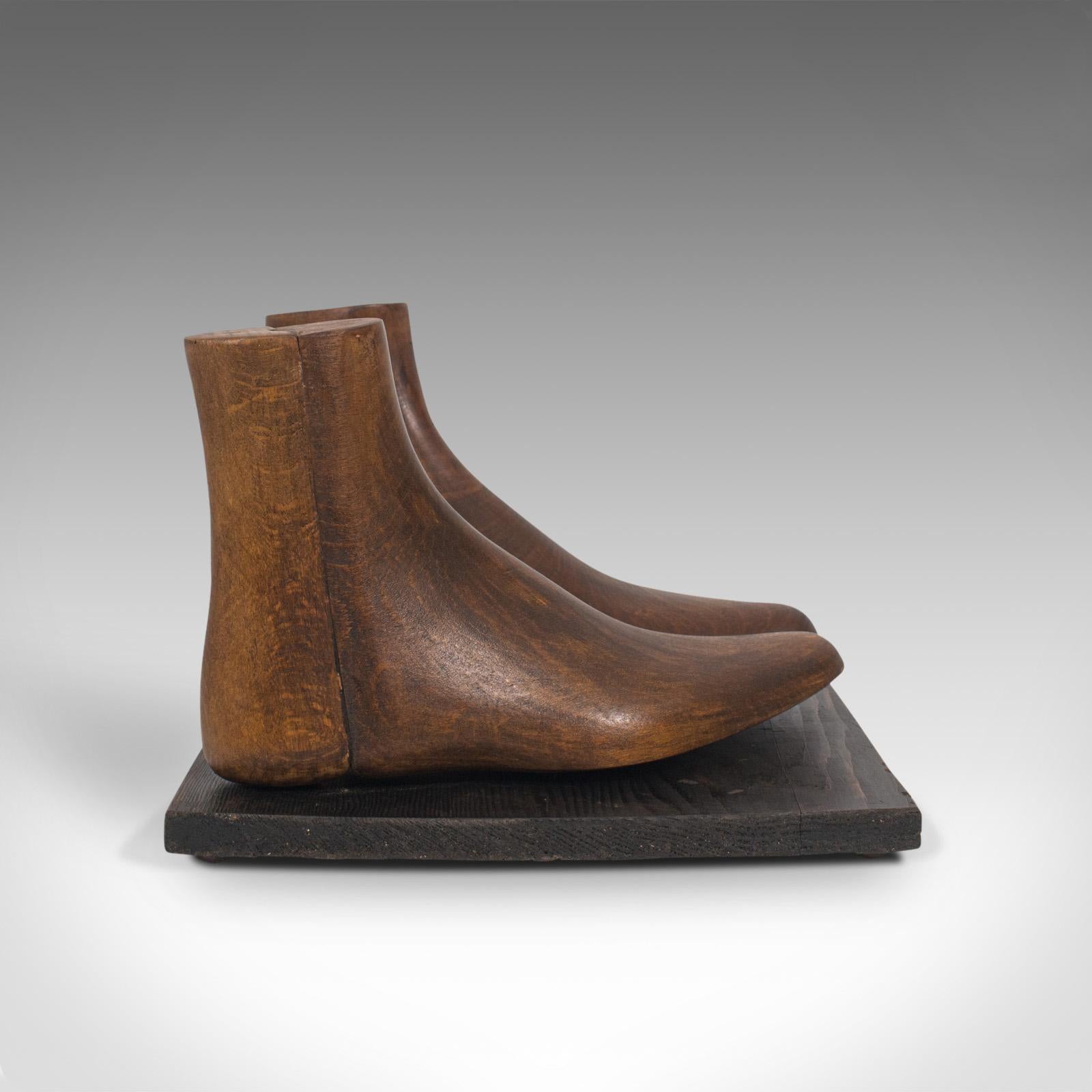 Dekoratives Paar antiker Schuhträger, englisch, Buche, ausgestellt, Edwardian, 1910 im Zustand „Gut“ im Angebot in Hele, Devon, GB