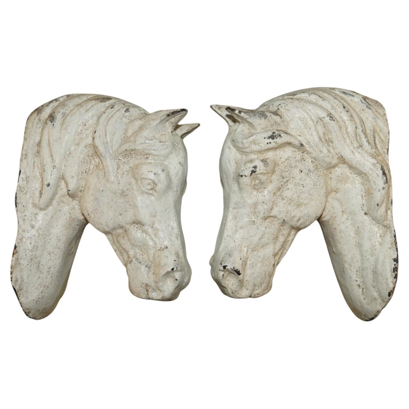 DECORATIVE PAiR OF ANTIQUE VICTORIAN HAND PAINTED CAST IRON HORSE HEAD TETHERS For Sale