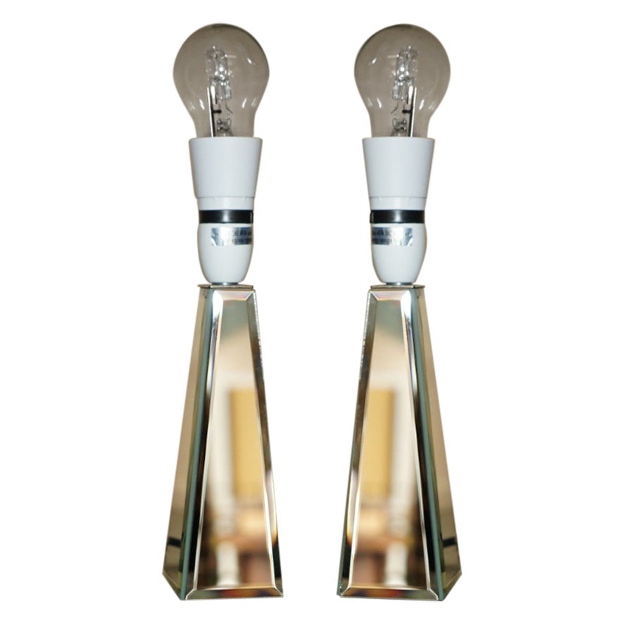 DECORATIVE PAiR OF ITALIAN VENETIAN STYLE GLASS TABLE LAMPS WITH BEVELLED EDGES For Sale