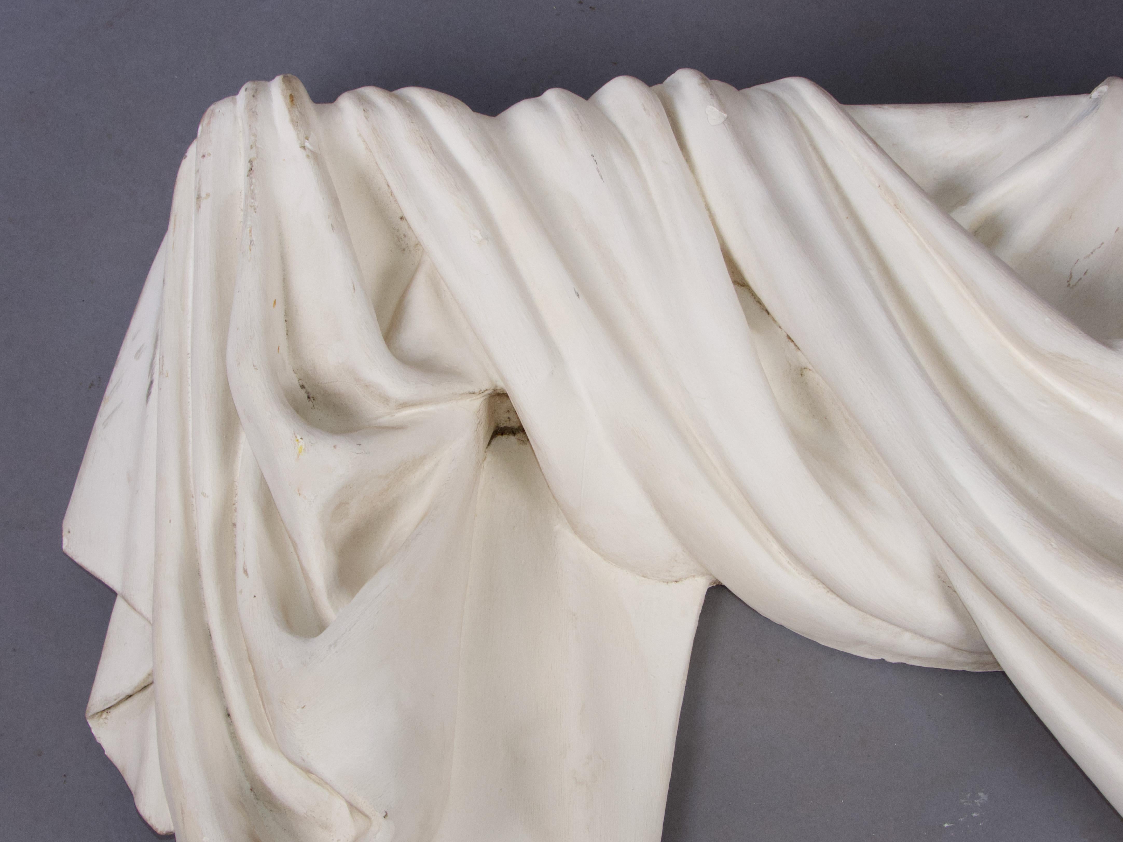 Decorative pair of plaster wall sculpture For Sale 5