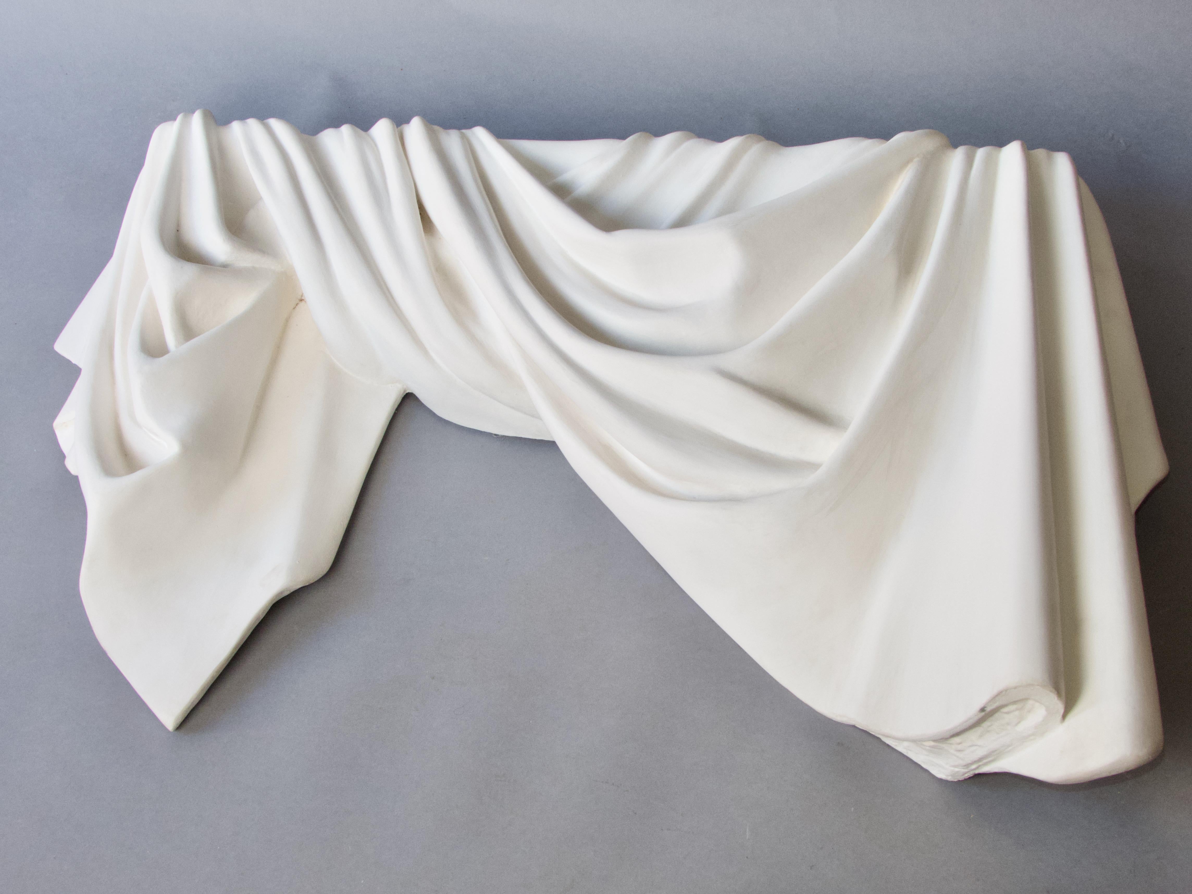 Decorative pair of plaster wall sculpture In Fair Condition For Sale In grand Lancy, CH
