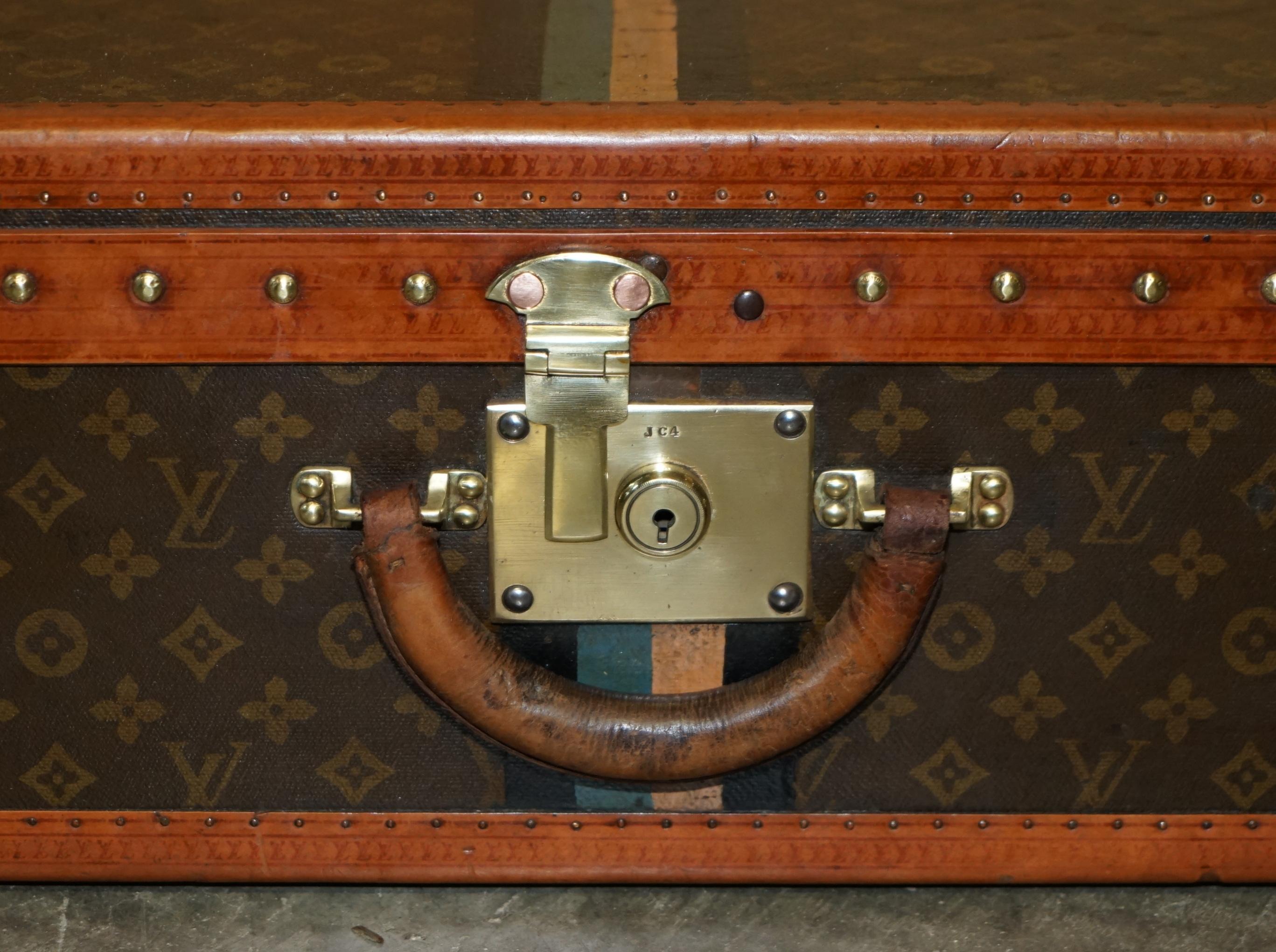 Paire de mallettes restaurées Antiquités Louis Vuitton MONOGRAMME en vente 10
