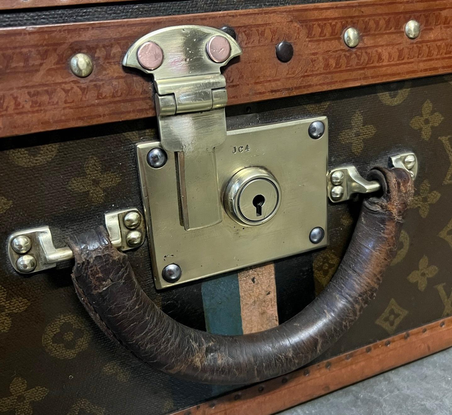 Early 20th Century DECORATIVE PAIR OF RESTORED ANTiQUE LOUIS VUITTON MONOGRAM SUITCASE TRUNKS For Sale