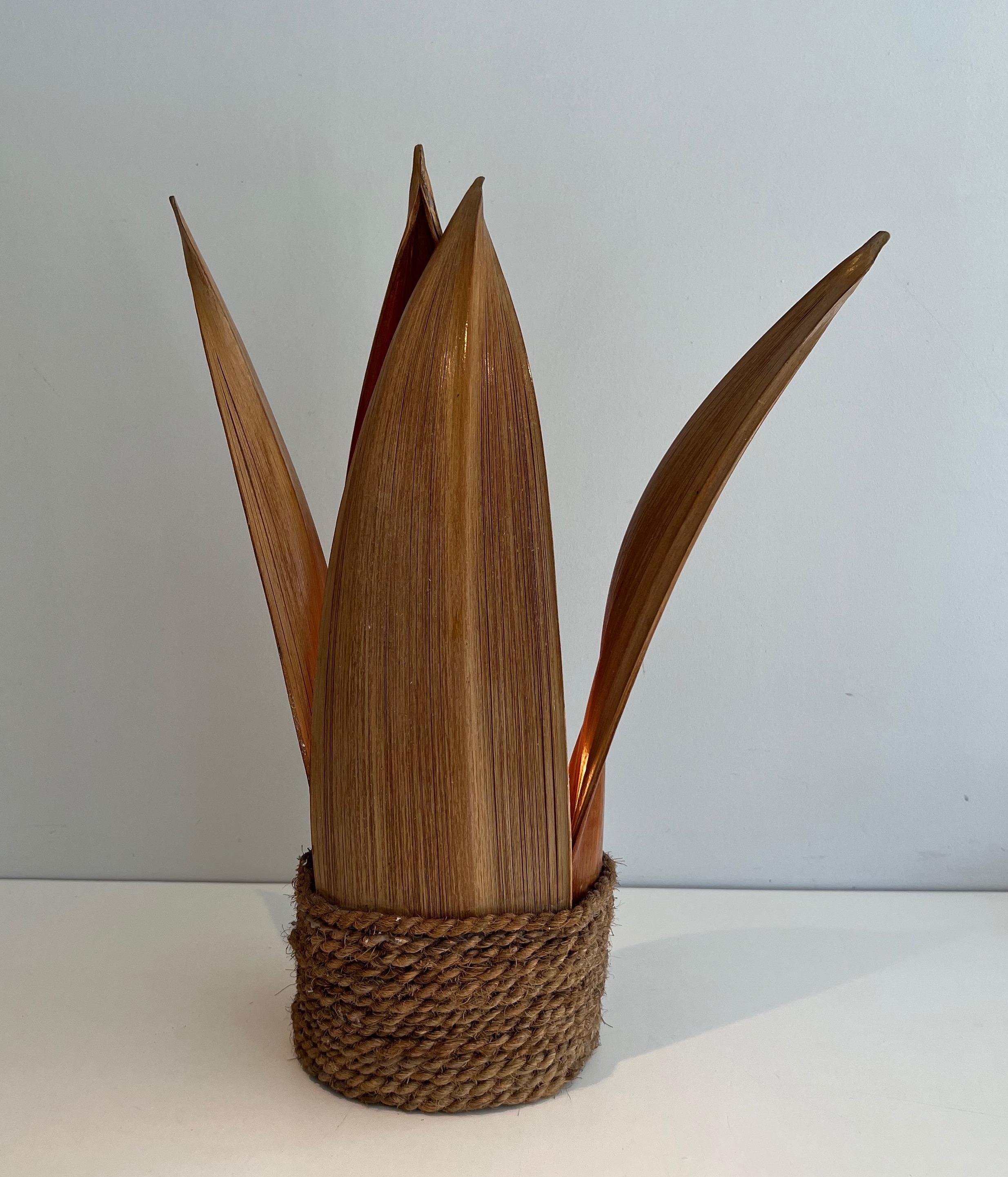 Lampe de table décorative en forme de palmier et de corde. Il s'agit d'un ouvrage français. Circa 1970 en vente 7