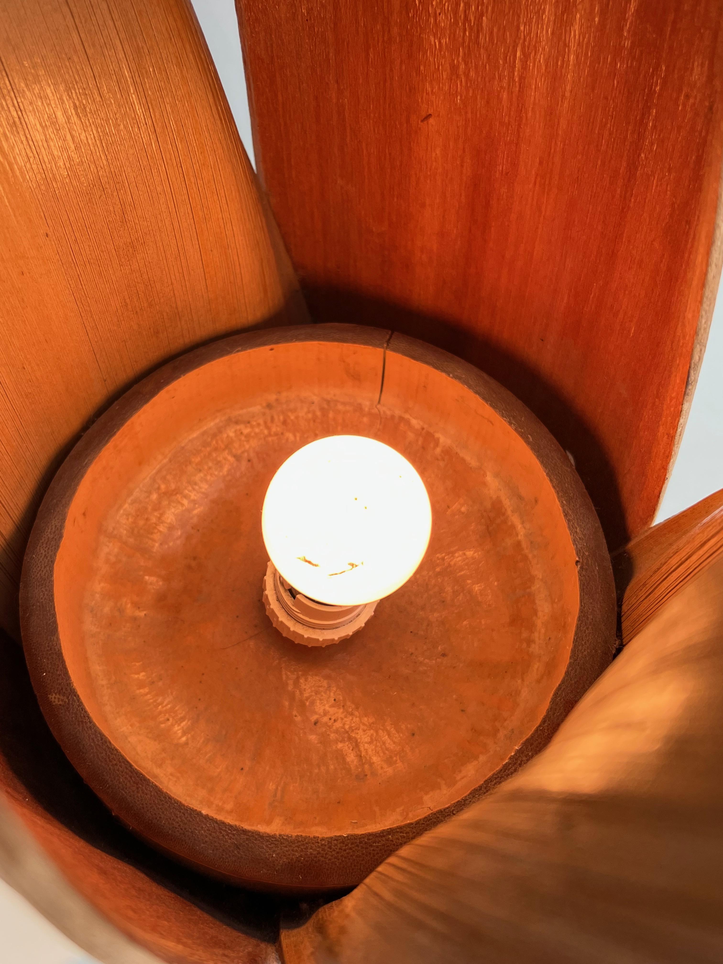 Lampe de table décorative en forme de palmier et de corde. Il s'agit d'un ouvrage français. Circa 1970 en vente 10