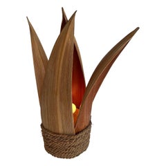 Lampe de table décorative en forme de palmier et de corde. Il s'agit d'un ouvrage français. Circa 1970