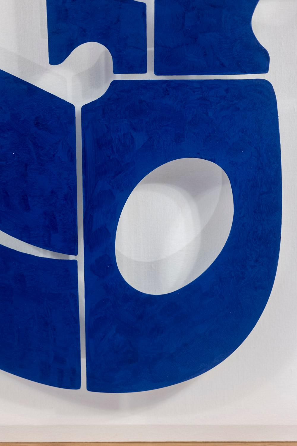 Panneau décoratif Eva en métal laqué bleu. Travail contemporain. Excellent état - En vente à Saint-Ouen, FR