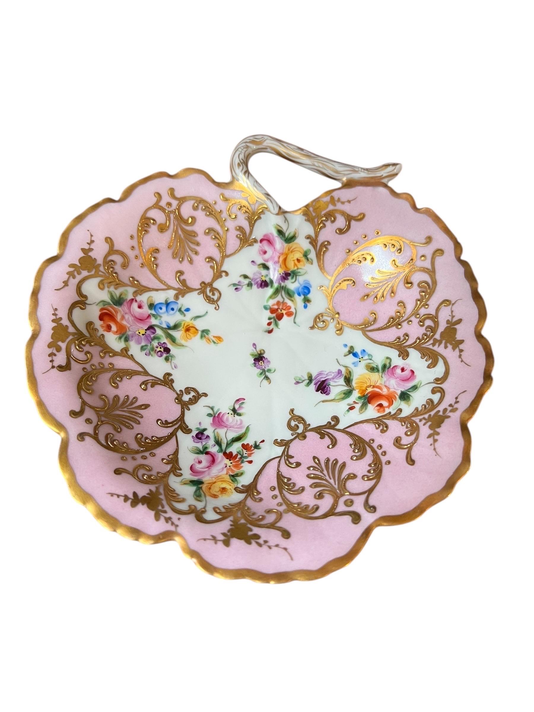 Plat décoratif en porcelaine de Paris - Style Rococo - Début du 20ème siècle en vente 1