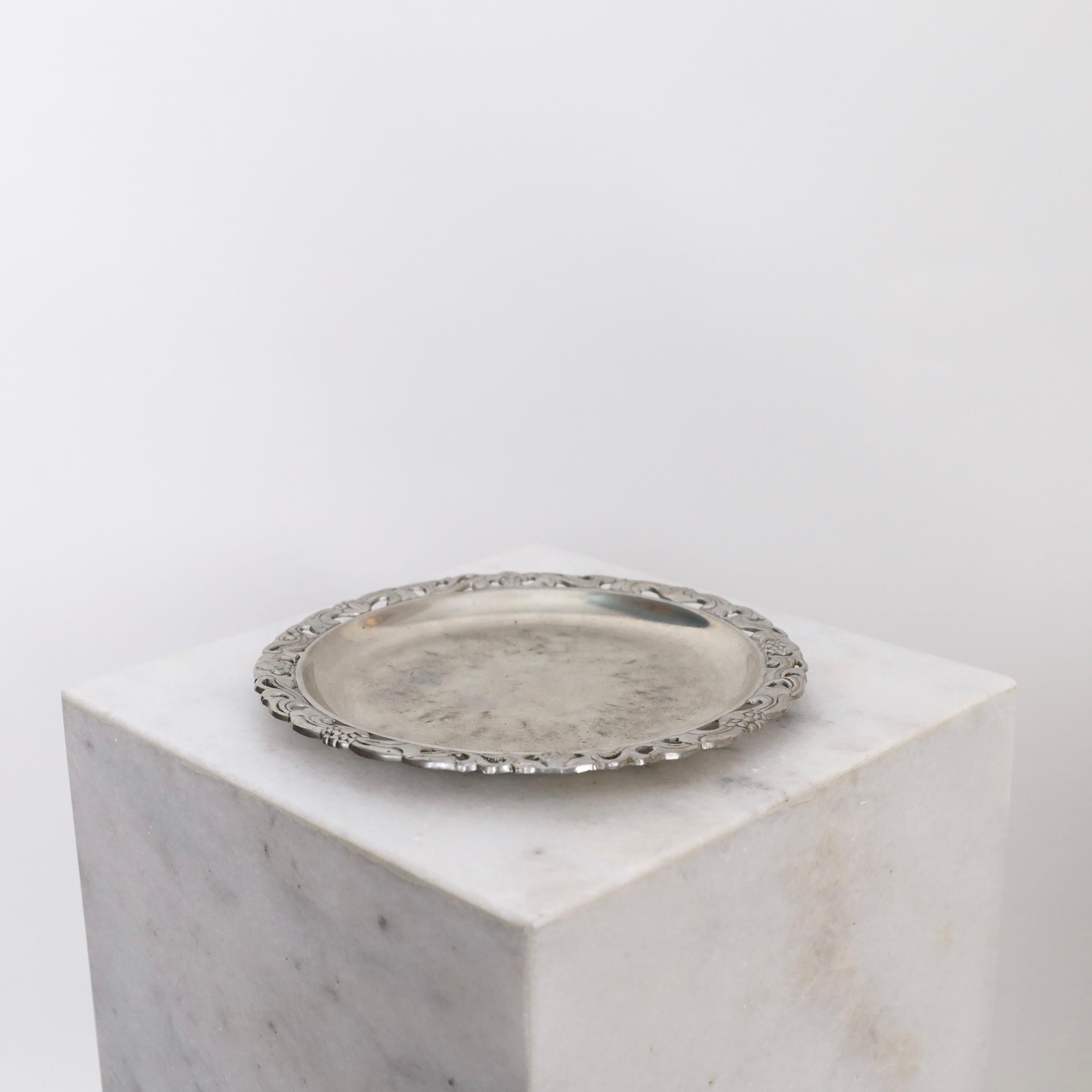 Assiette décorative en étain par Just Andersen, années 1920, Danemark en vente 3