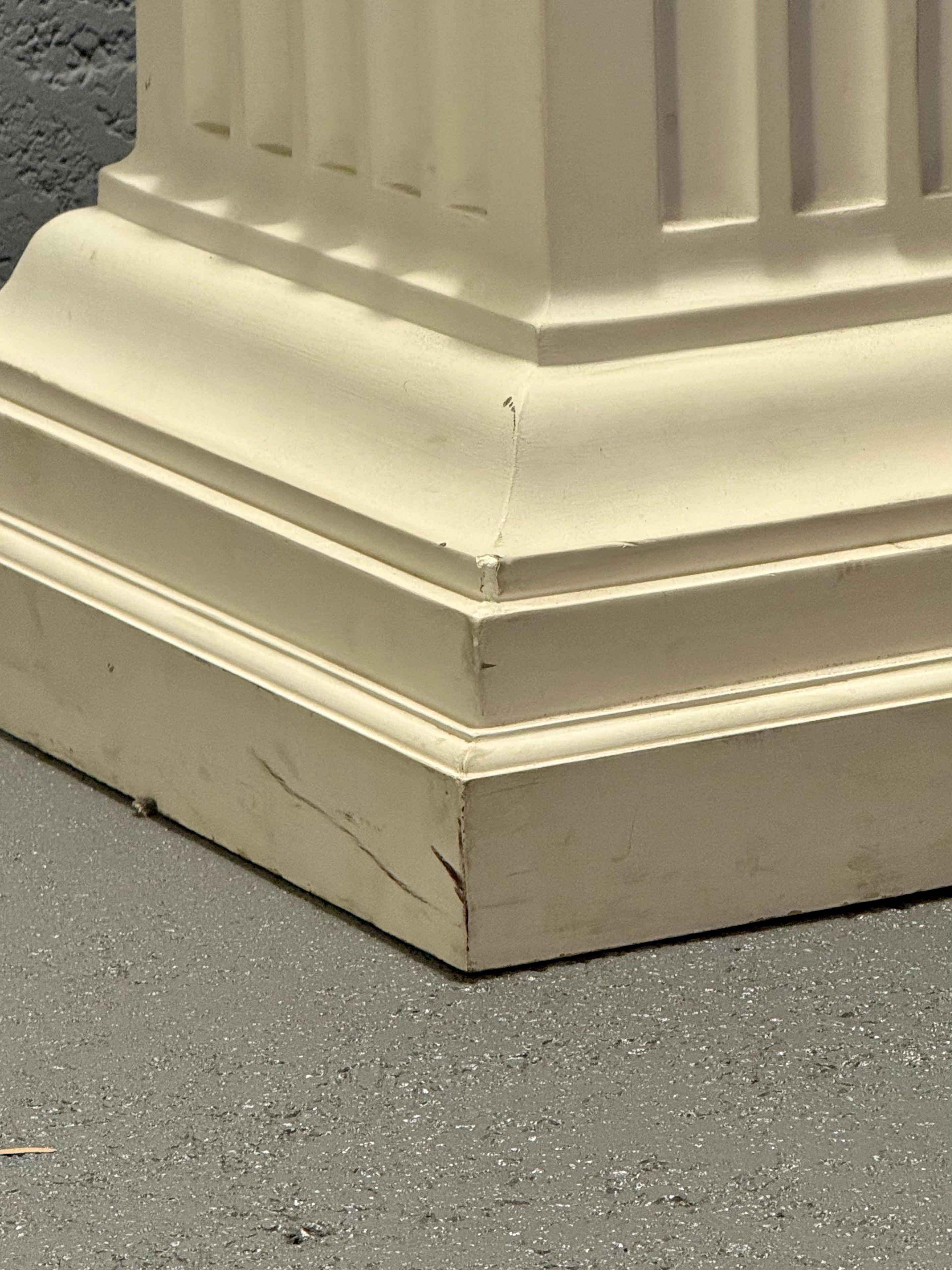 Decorative plaster side table For Sale 3