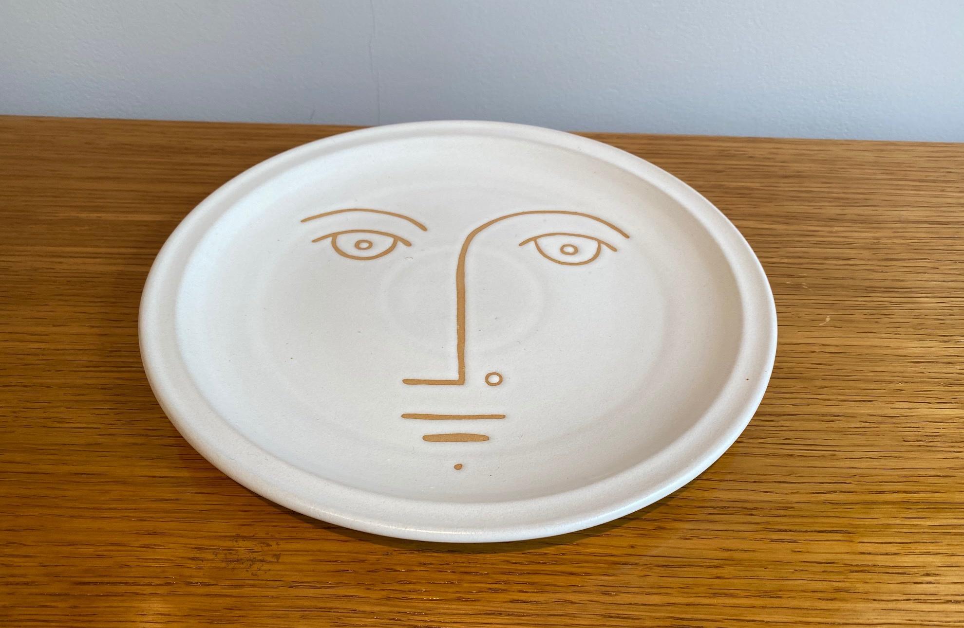 plate with face