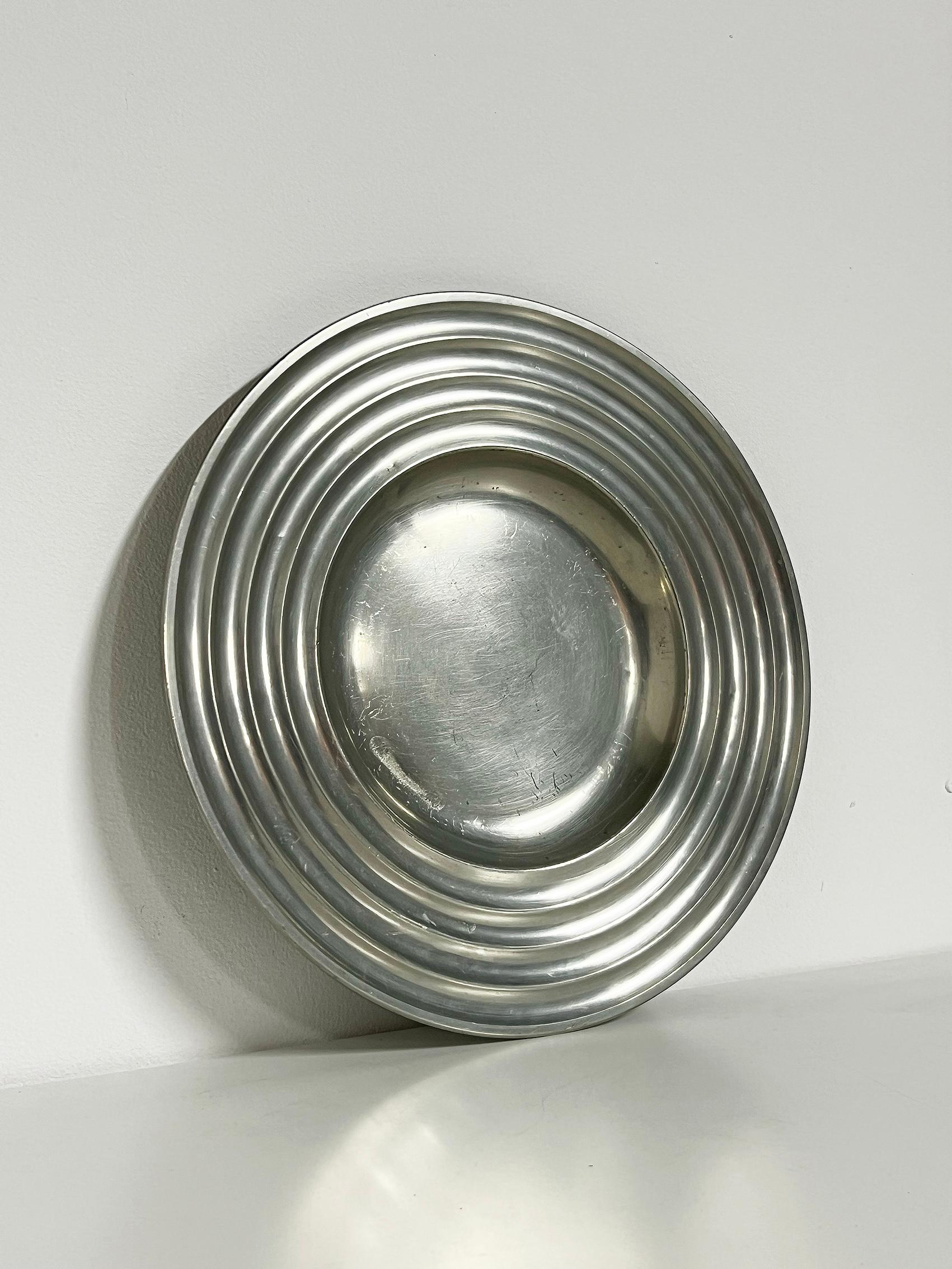 Decorative Plate in Pewter, 20th Century In Good Condition For Sale In Örebro, SE
