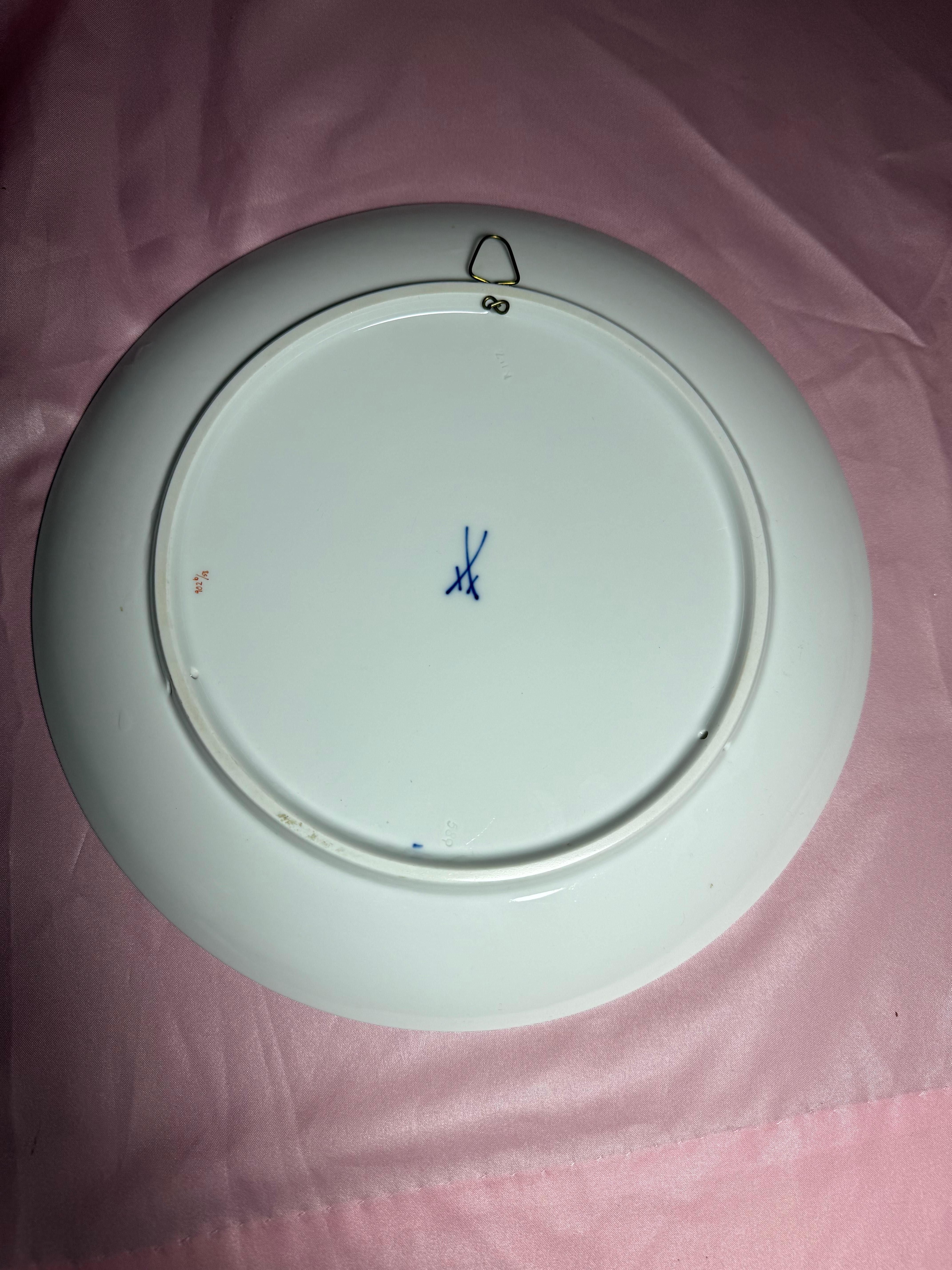 Assiette décorative Meissen Fleurs Papillon Peint à la main 1961 en vente 6