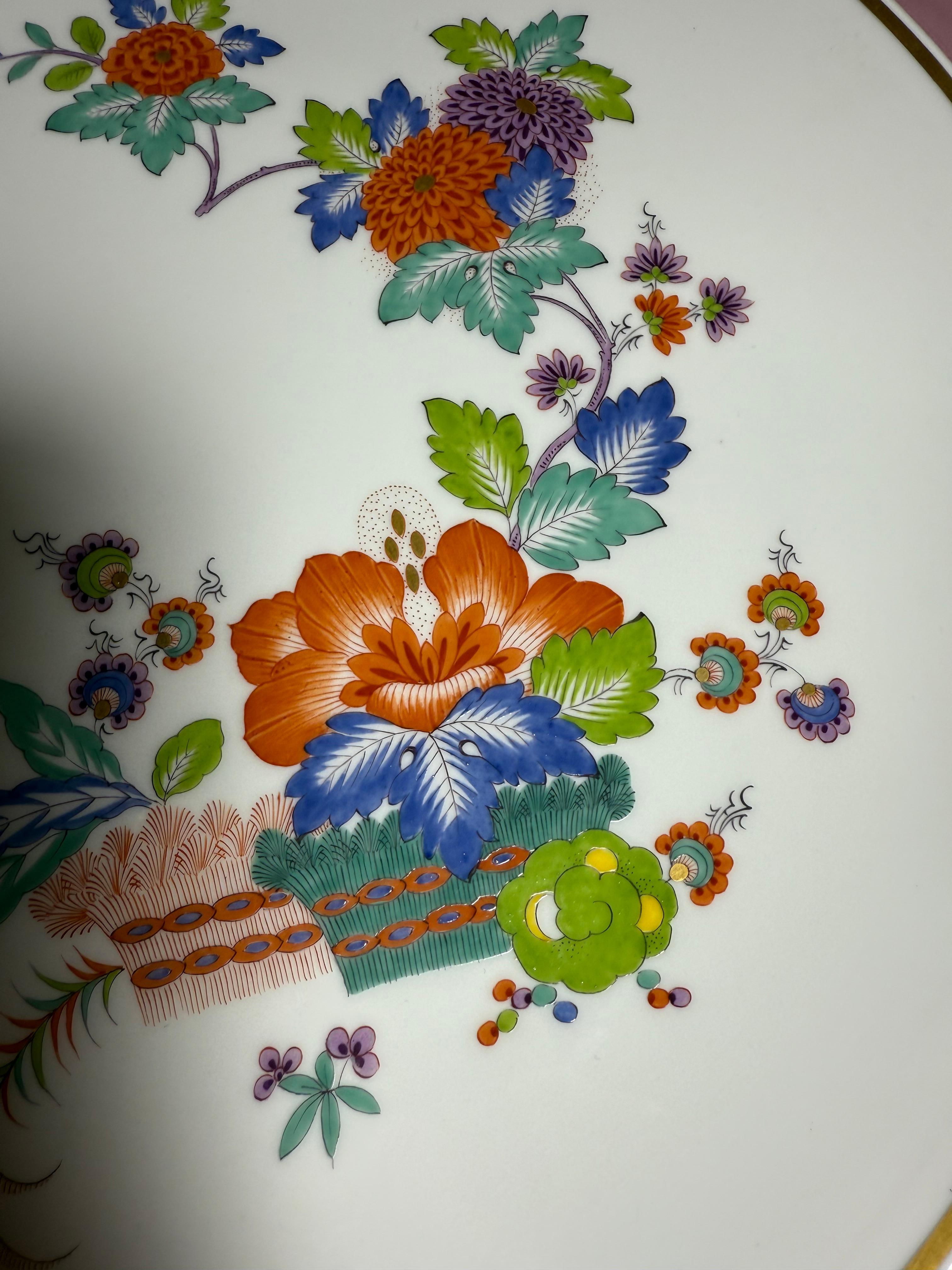 Porcelaine Assiette décorative Meissen Fleurs Papillon Peint à la main 1961 en vente