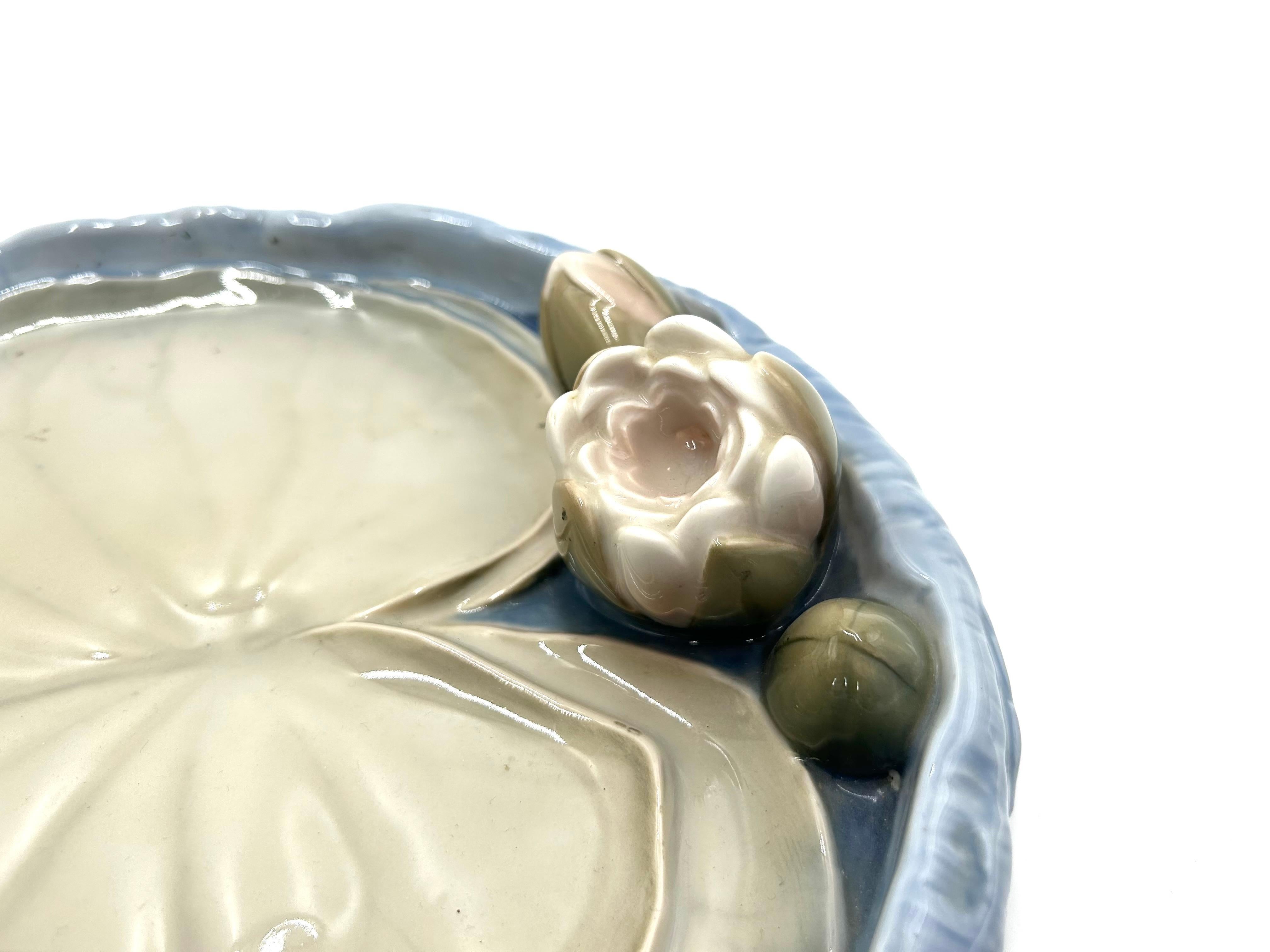 Danois Assiette décorative avec une lys d'eau, Bing & Grondahl, Danemark, 1970 en vente