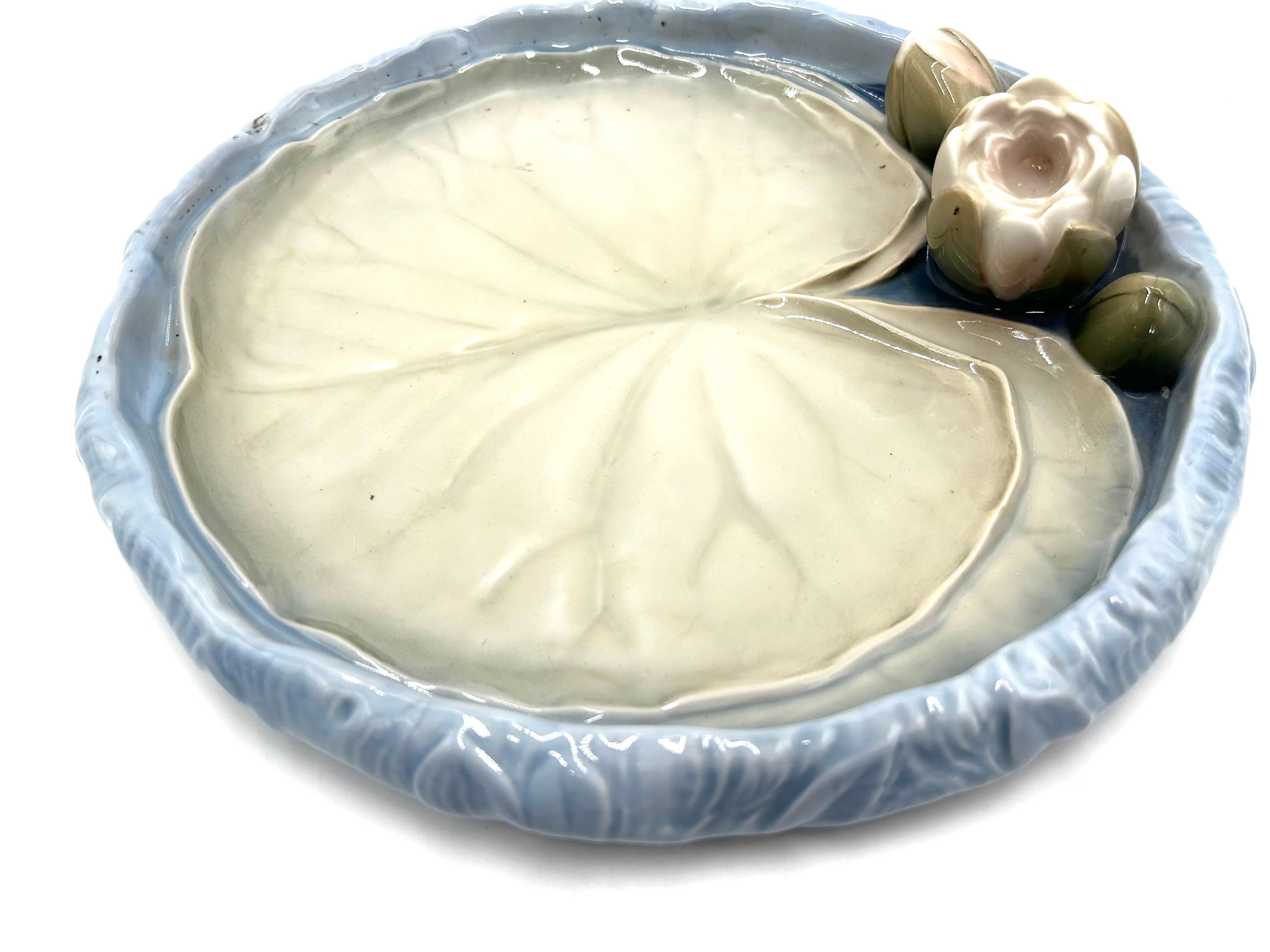 Assiette décorative avec une lys d'eau, Bing & Grondahl, Danemark, 1970 Bon état - En vente à Chorzów, PL