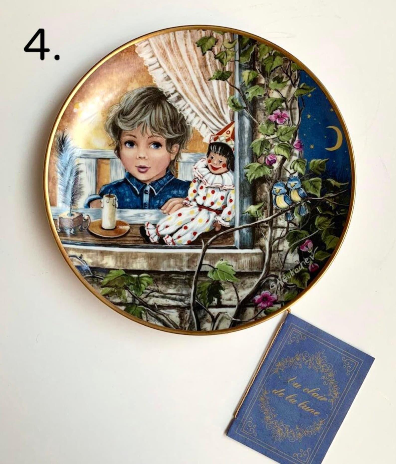 Mid-Century Modern Decorative Plates Kaiser Wall Porcelain Plates Kaiser Porcelain For Sale