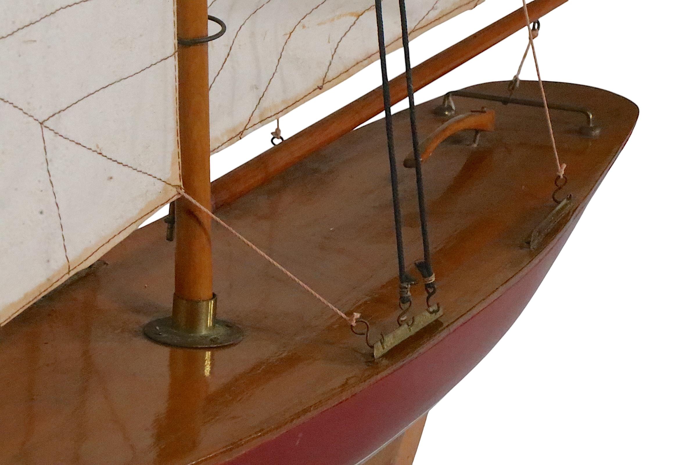 Victorien tardif Bateau d'étang décoratif Modèle de bateau à voile Sloop en vente