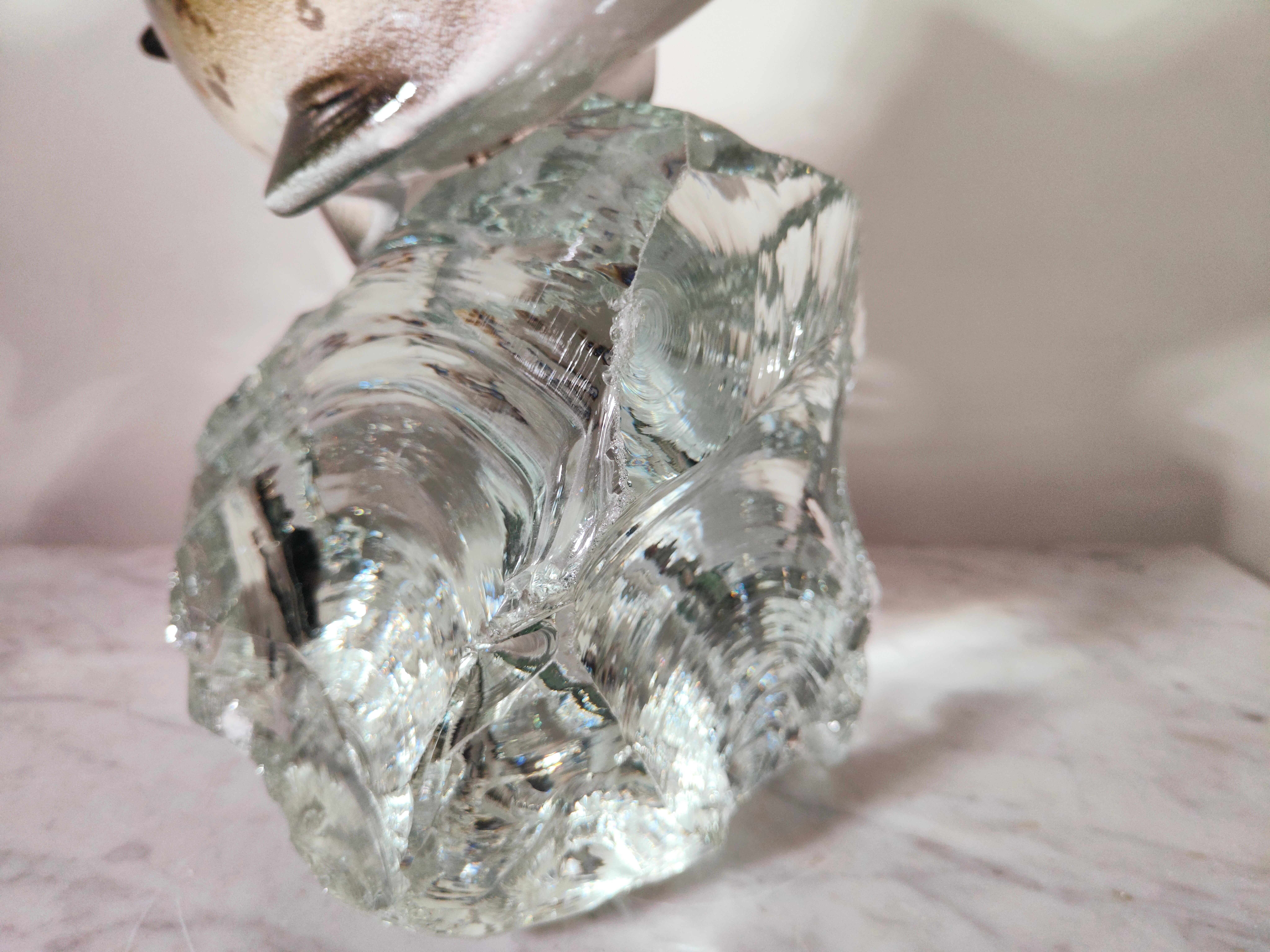 Poisson décoratif en porcelaine sur verre 1950s en vente 7