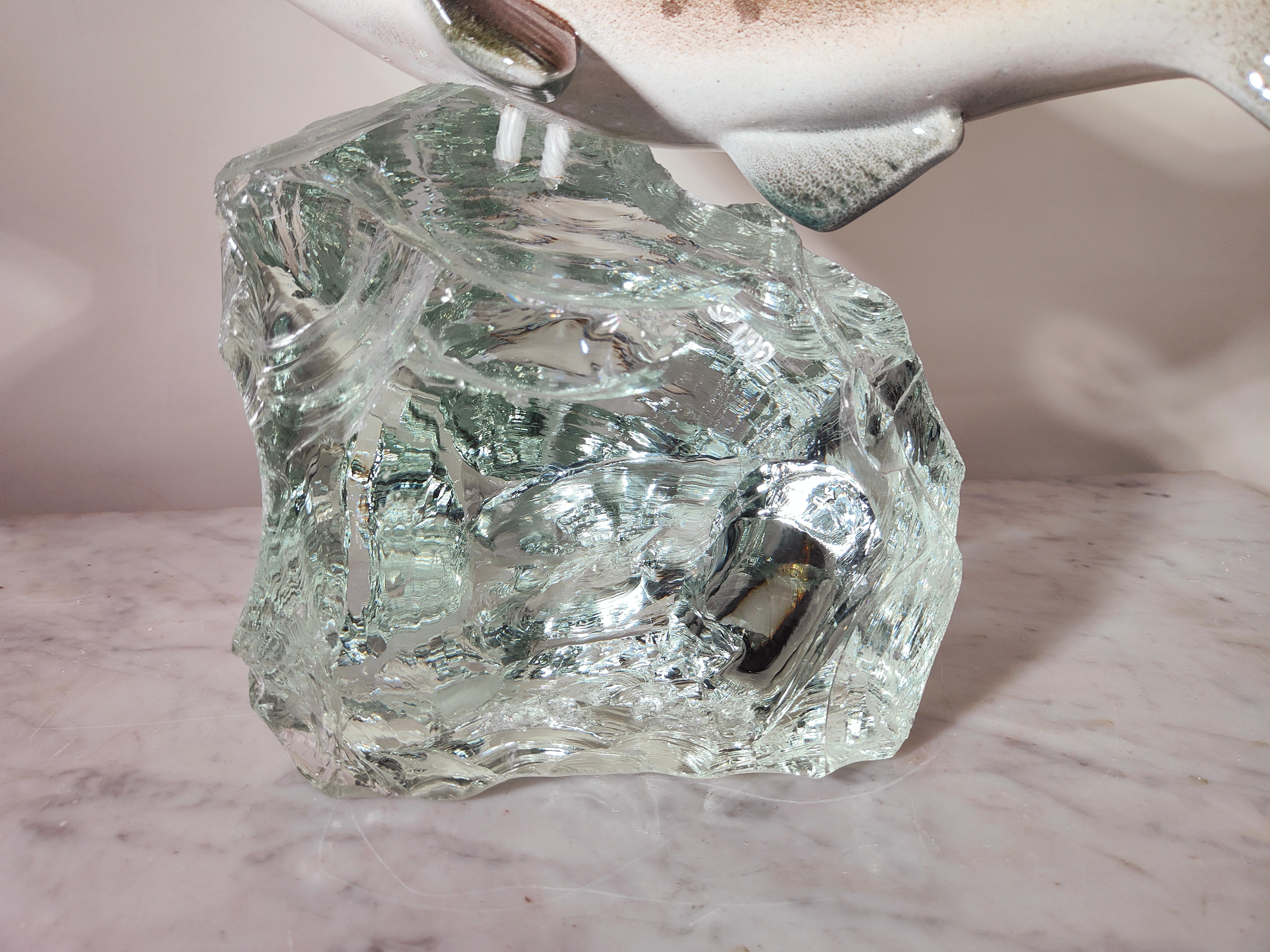 Verre d'art Poisson décoratif en porcelaine sur verre 1950s en vente