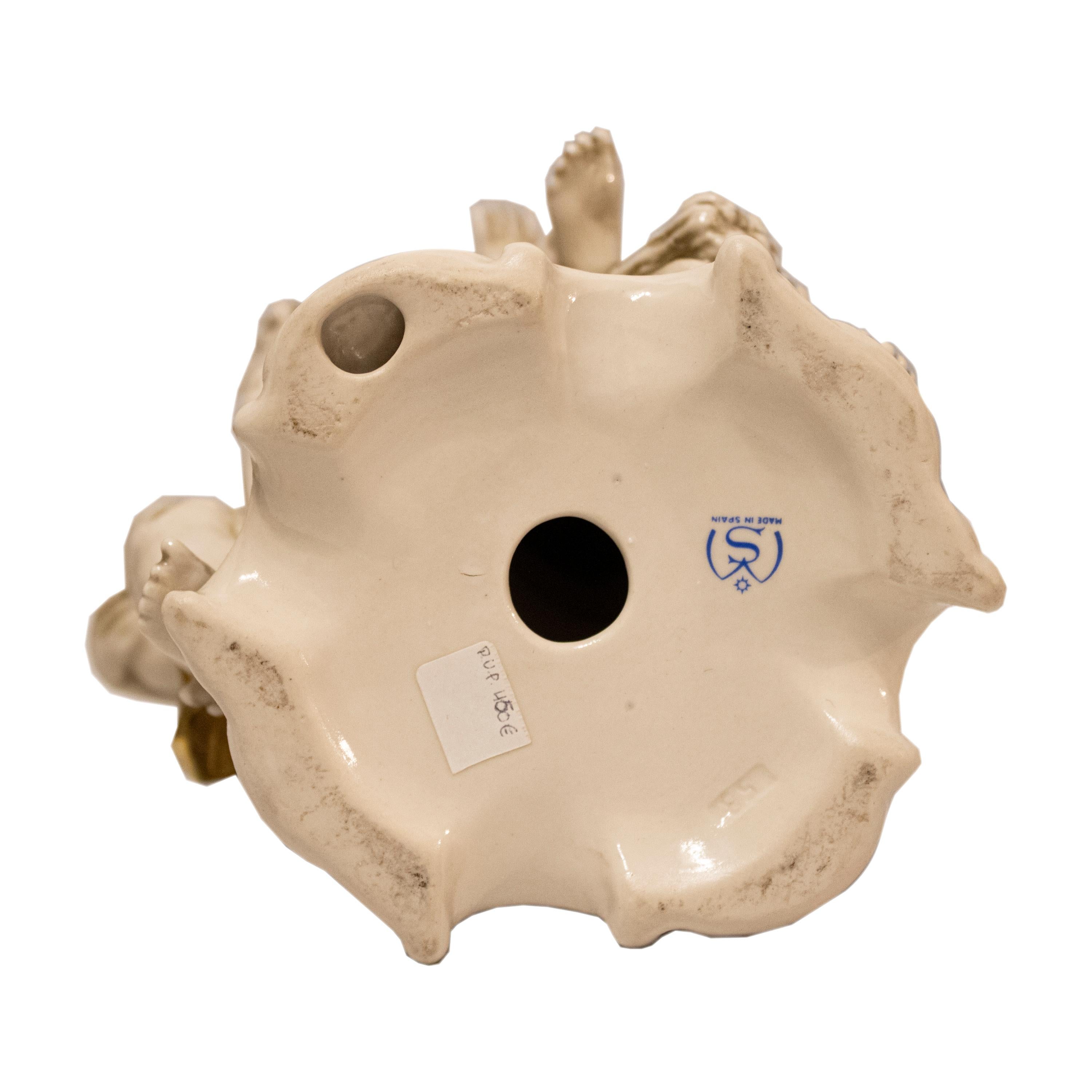 Sculpture décorative en porcelaine à motifs d'enfants, Allemagne, 20ème siècle Bon état - En vente à Madrid, ES