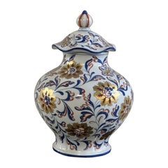 Decorative porcelain vase, by the Manifattura Artistica le Porcellane in Firenze