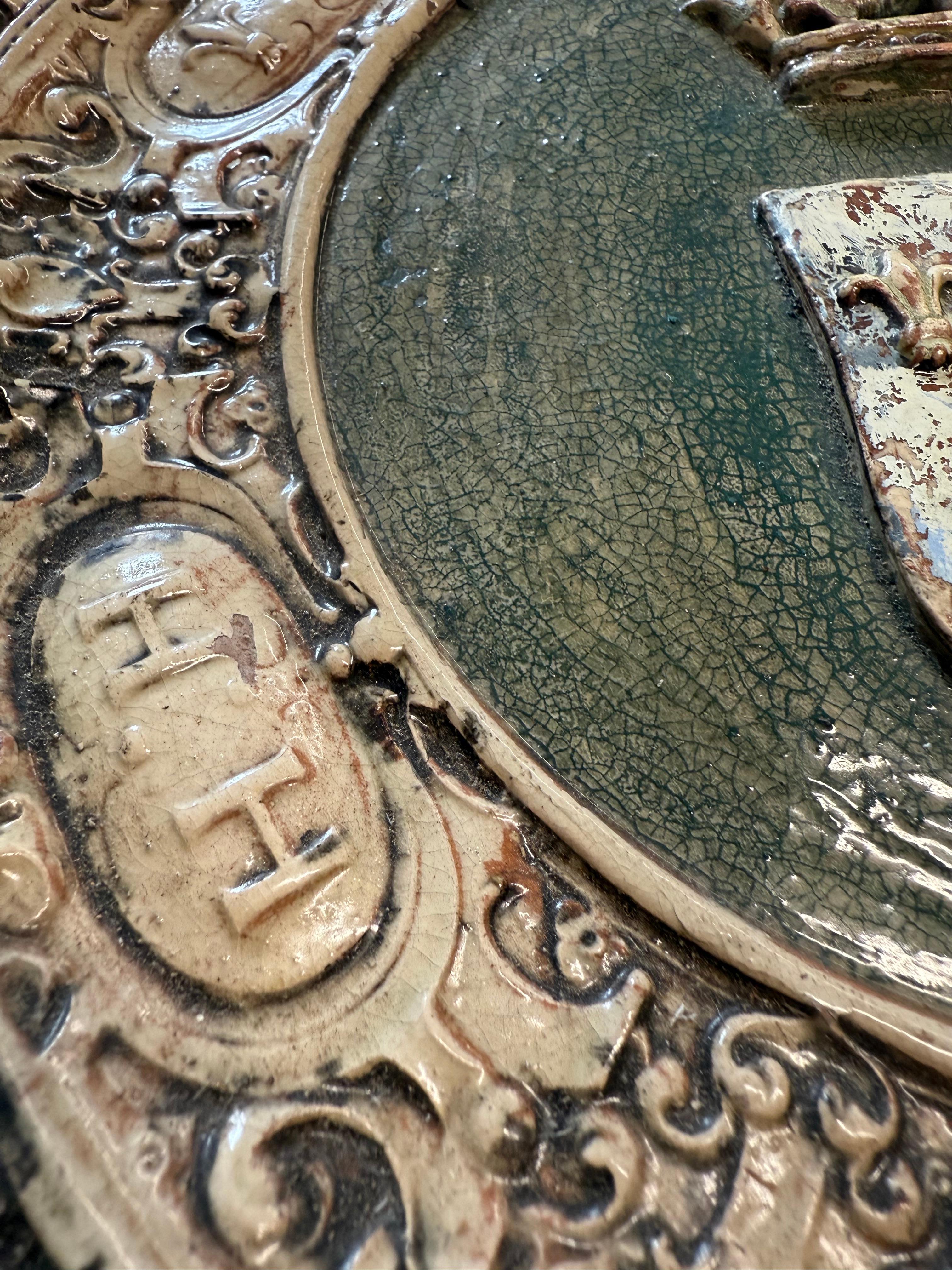 British Decorative Pottery Plate For Sale