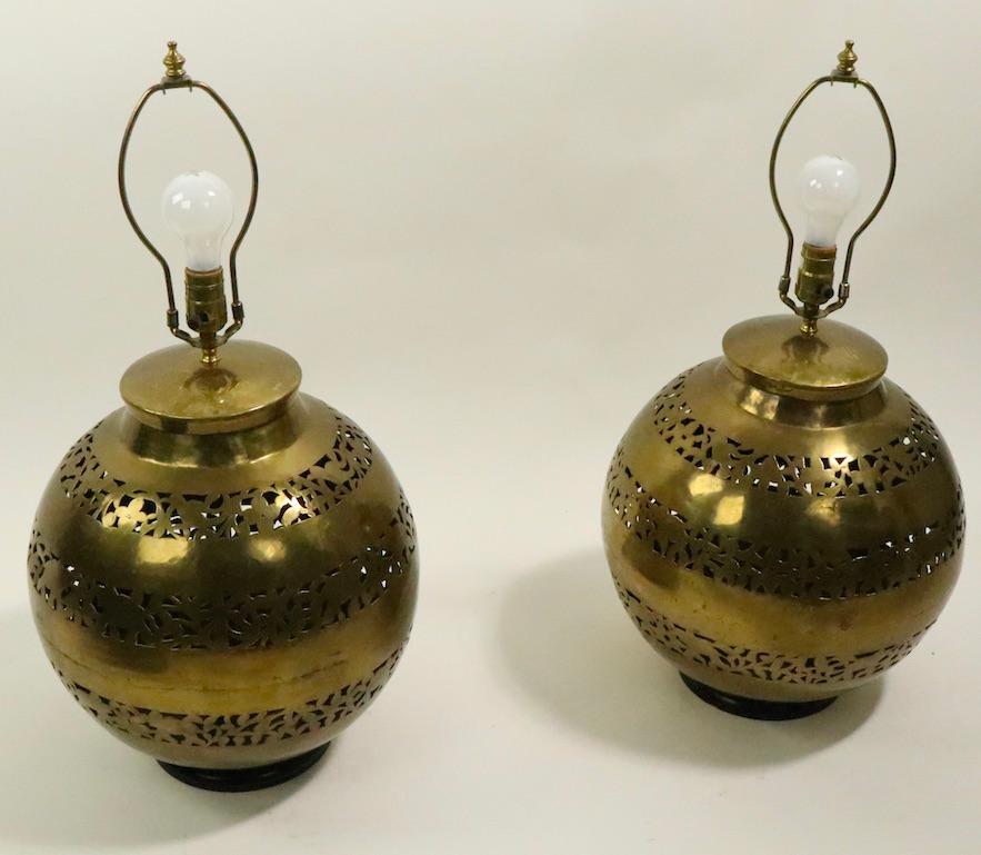 Decorative Pair of Pierced Brass Ball Form Table Lamps 7
