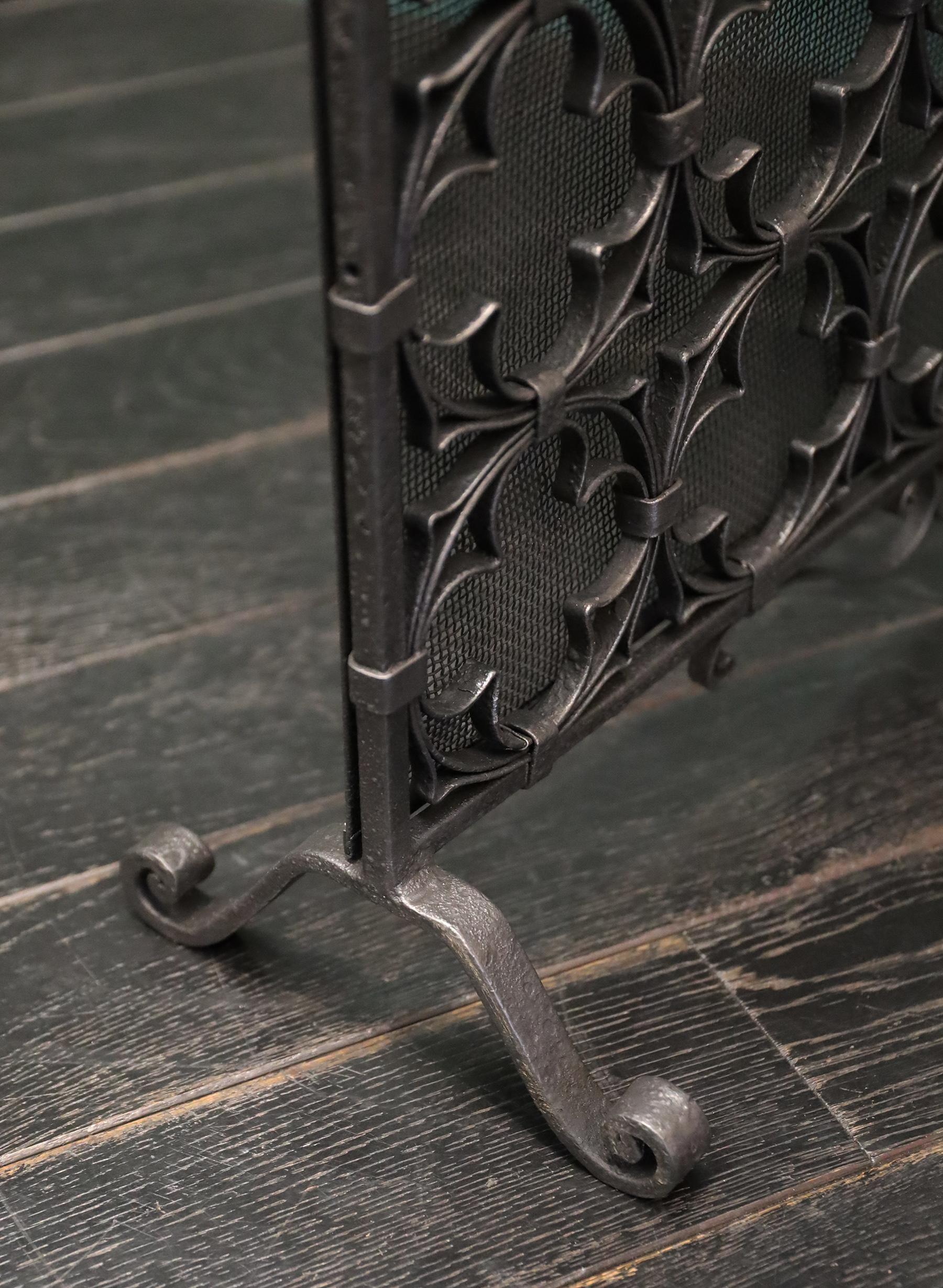 Other Decorative Quatrefoil Fire Screen For Sale