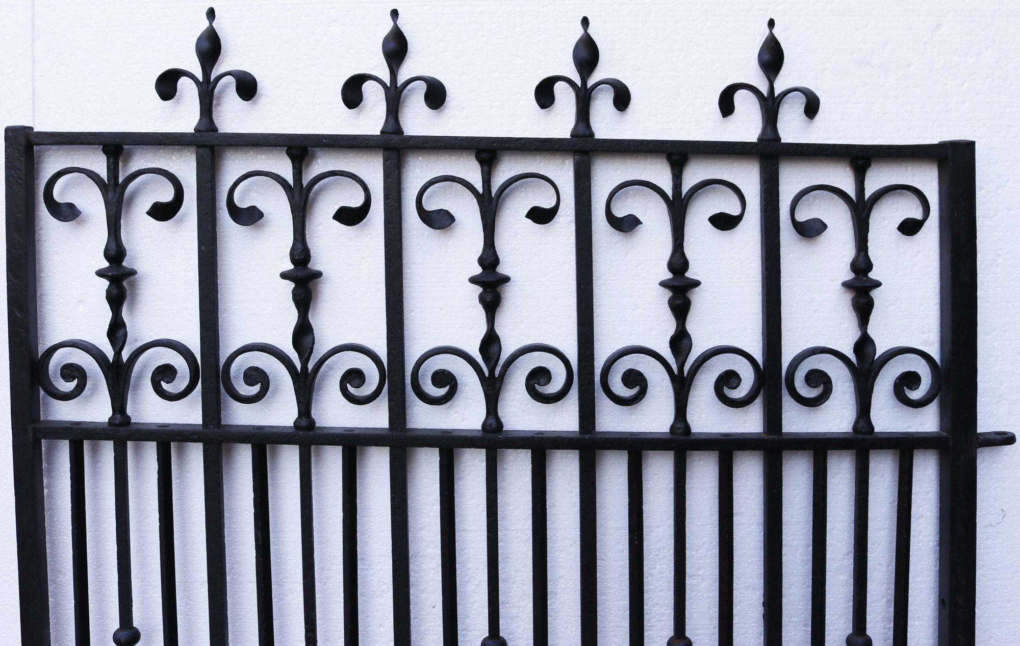 Decorative Reclaimed Iron Gate In Good Condition For Sale In Wormelow, Herefordshire