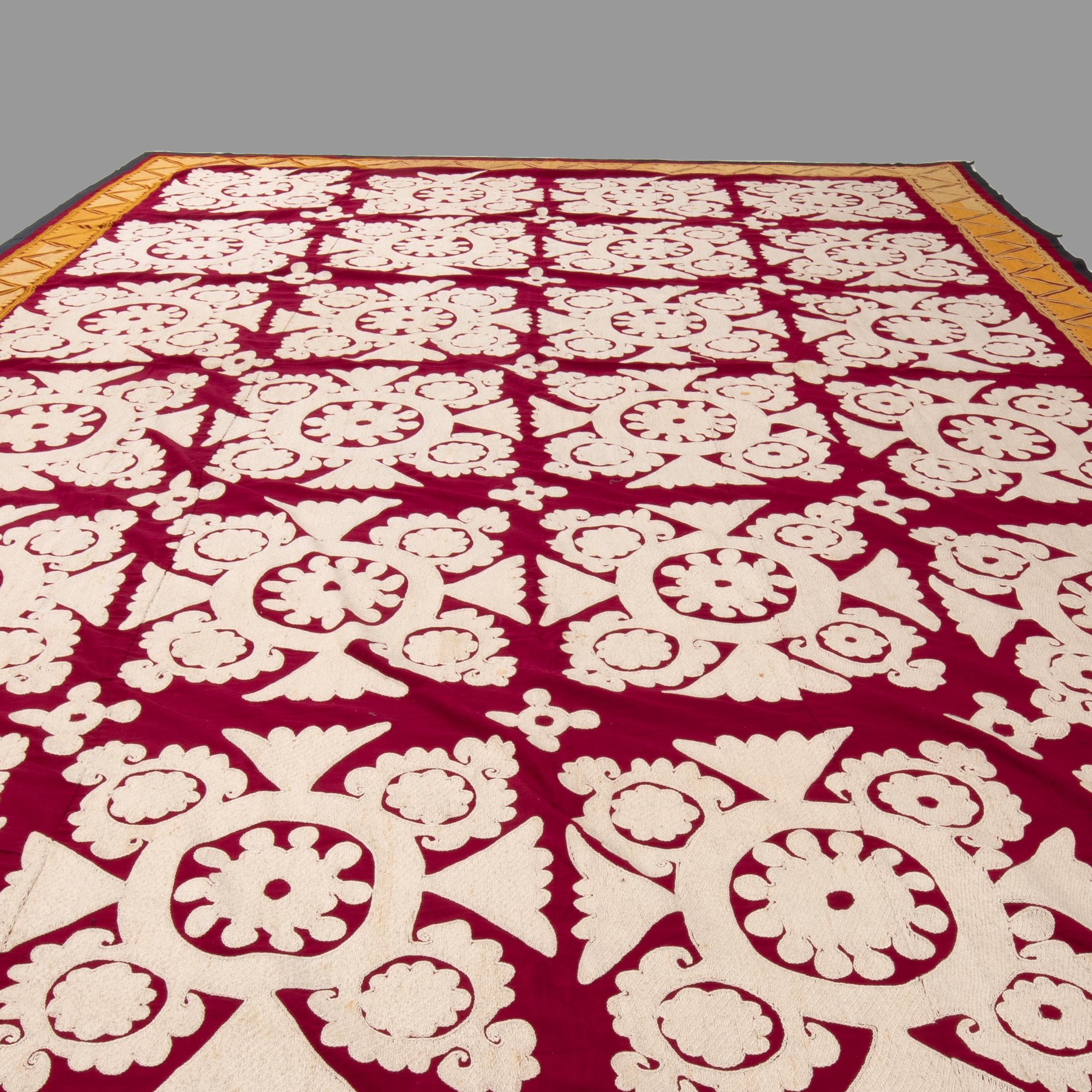 Decorative Red and White Cotton Suzani, Uzbekistan, 1960s For Sale 1