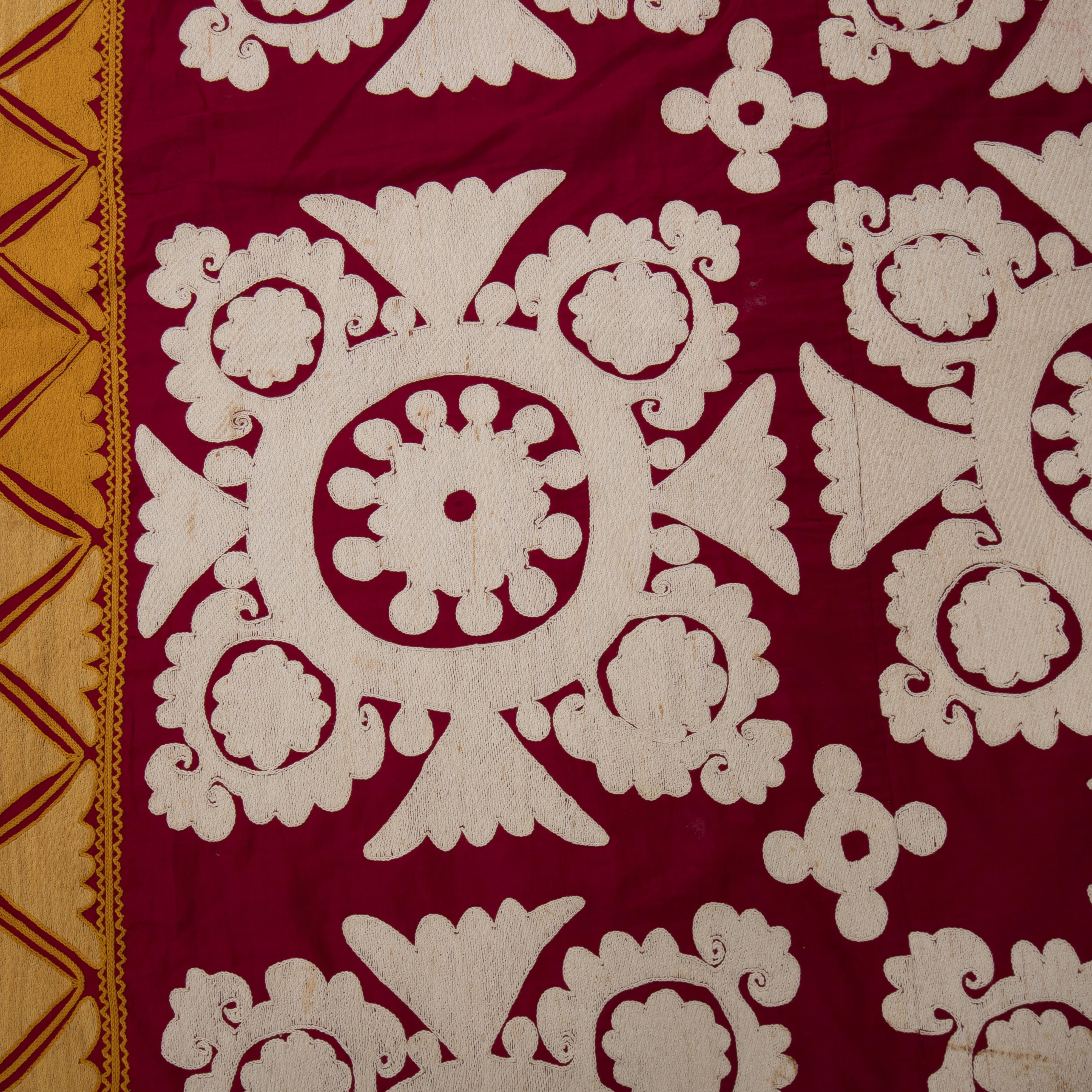 Decorative Red and White Cotton Suzani, Uzbekistan, 1960s For Sale 5