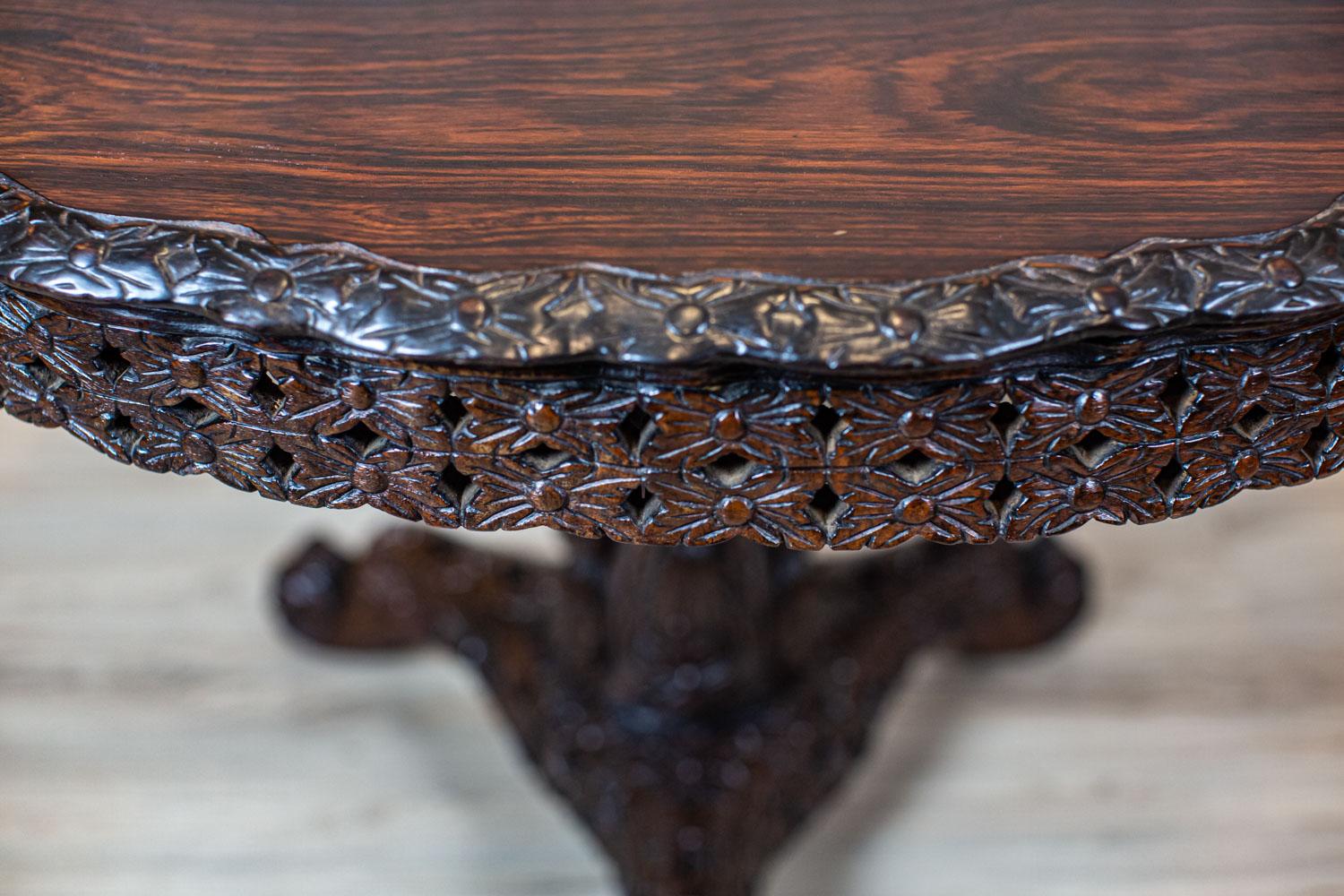 Decorative Rosewood Table from the Turn of the 19th and 20th Centuries For Sale 5