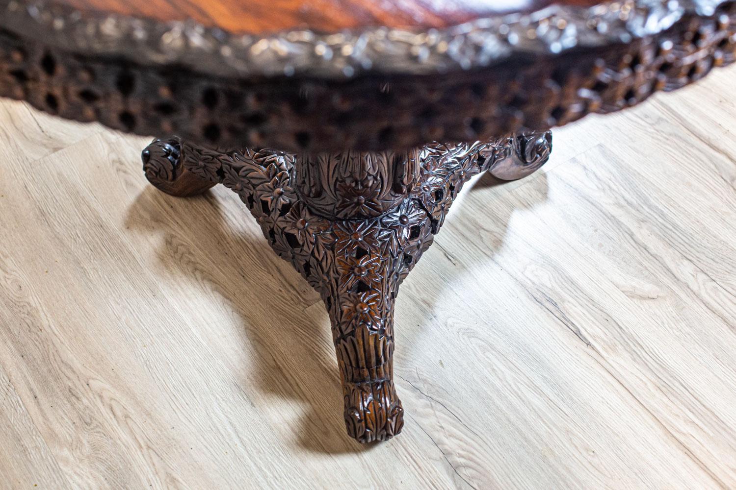 Decorative Rosewood Table from the Turn of the 19th and 20th Centuries For Sale 6