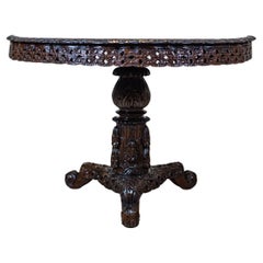 Dekorativer Tisch aus Rosenholz aus der Jahrhundertwende des 19. und 20. Jahrhunderts