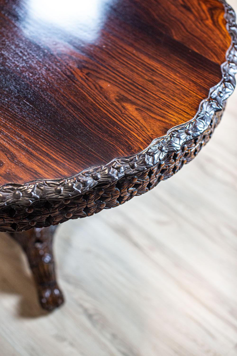 Decorative Rosewood Table from the Turn of the 19th and 20th Centuries For Sale 3
