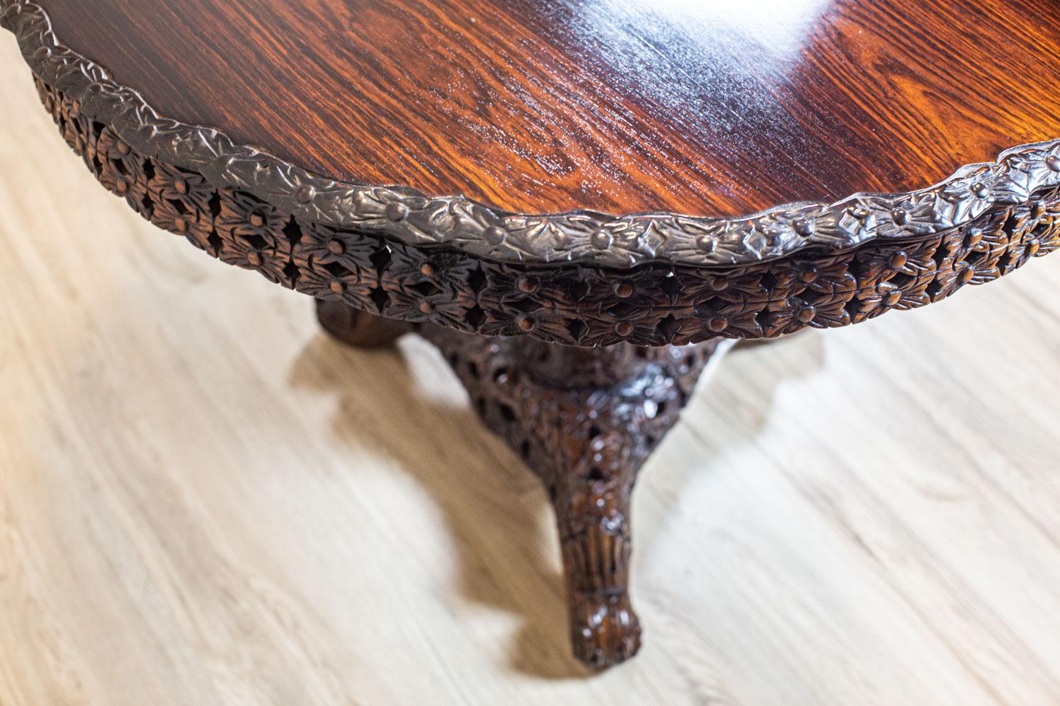 Decorative Rosewood Table from the Turn of the 19th and 20th Centuries For Sale 4