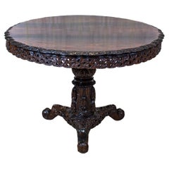 Table décorative en bois de rose du début des XIXe et XXe siècles