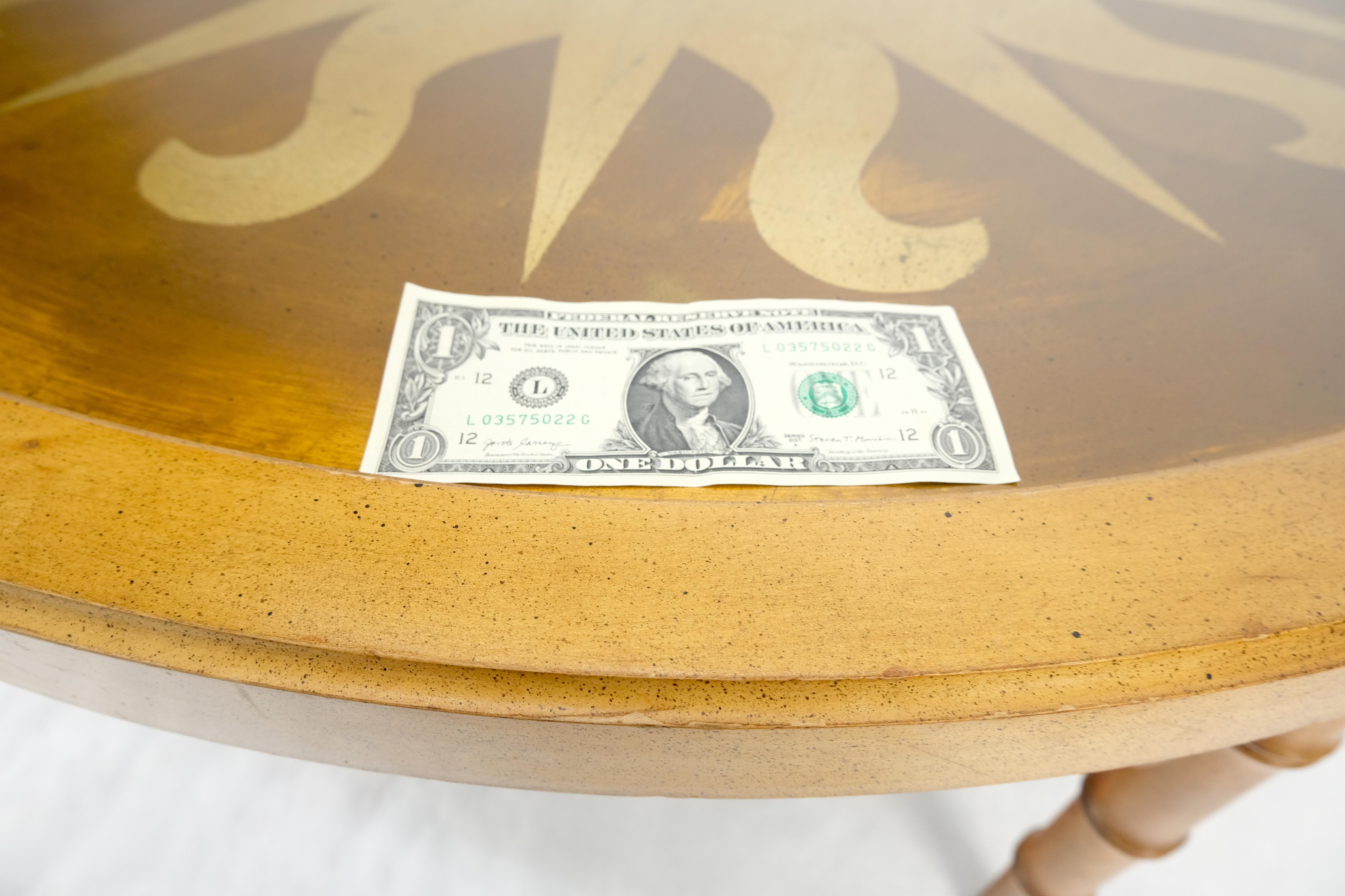 20ième siècle Table à café décorative ronde en faux bambou avec feuille d'or et thème de l'éclat de soleil MINT en vente