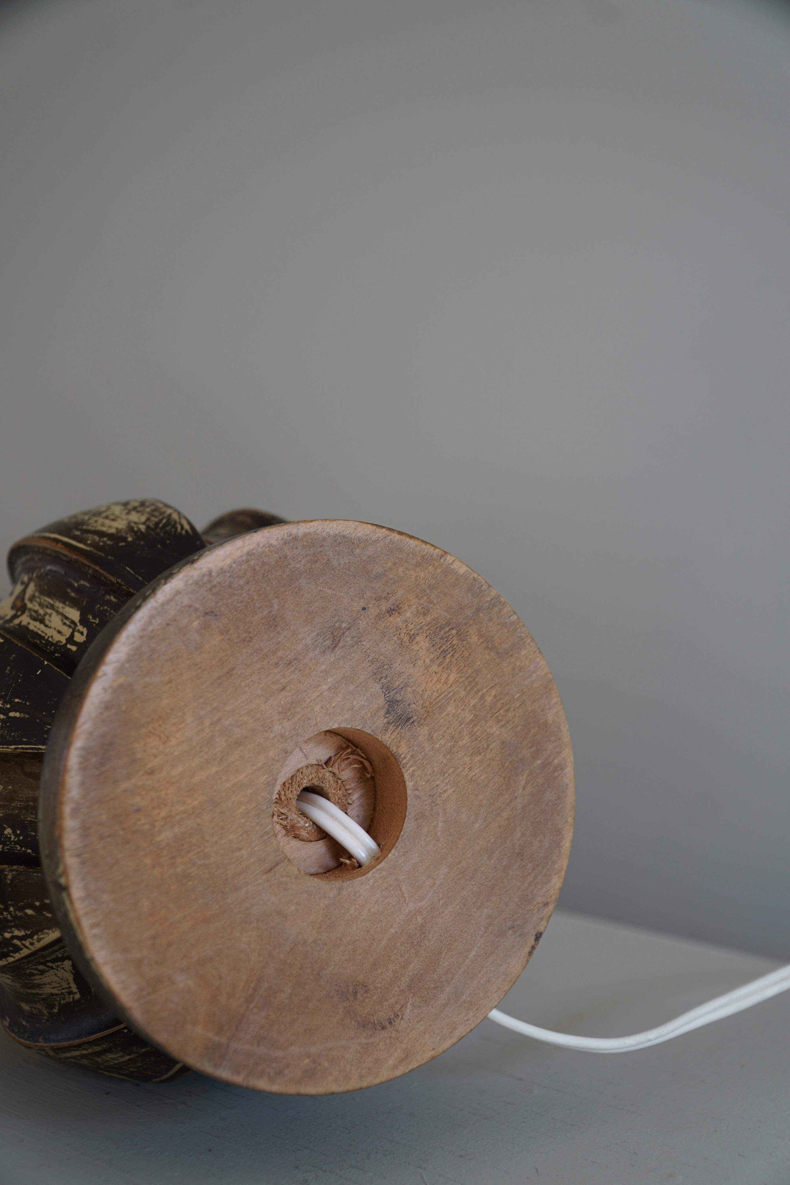 Dekorative runde Holz-Art-Déco-Tischlampe, Dänische Moderne, 1940er Jahre 1