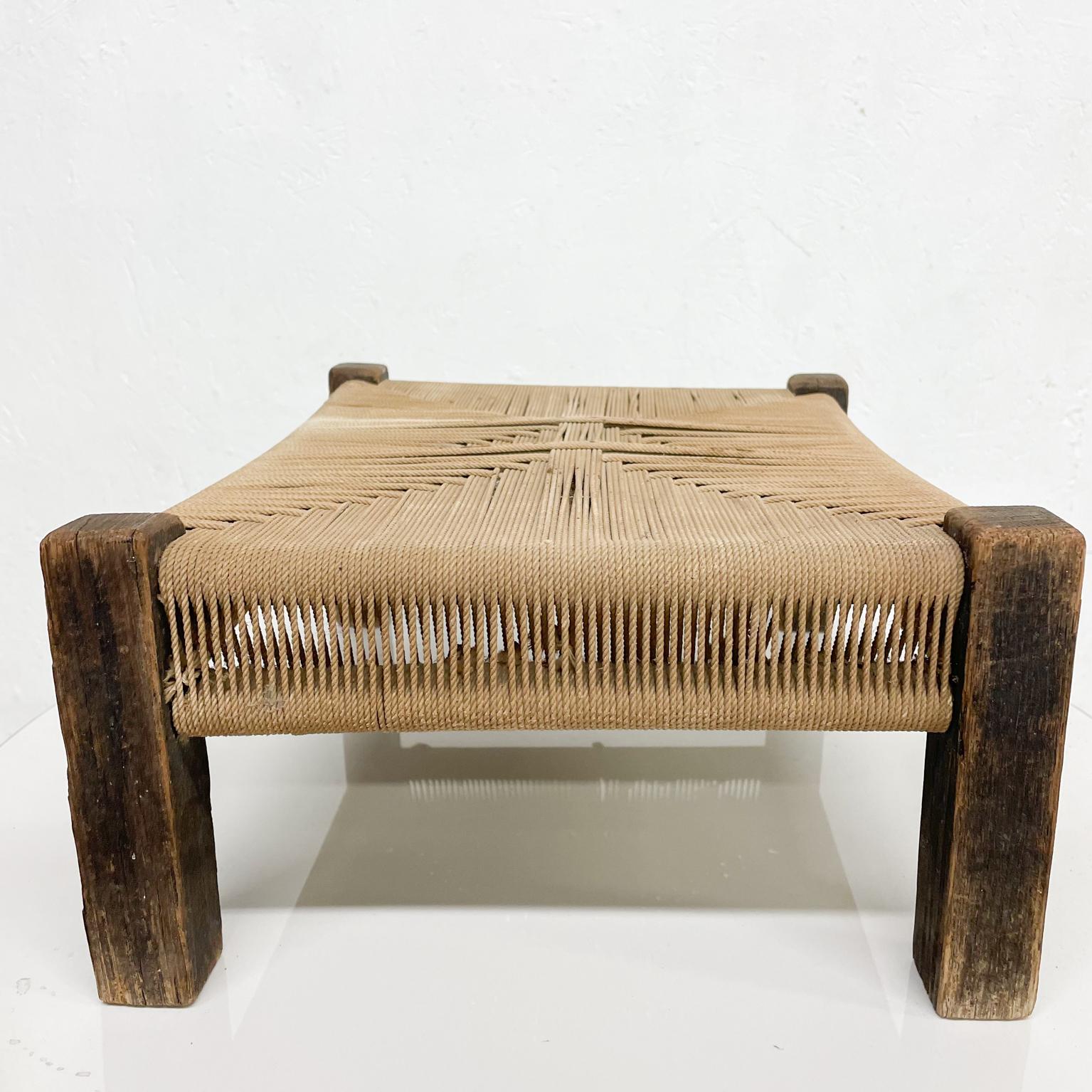 Rustic Low-Profile Stool in Woven Rope on Wood Frame Arts & Crafts In Good Condition For Sale In Chula Vista, CA