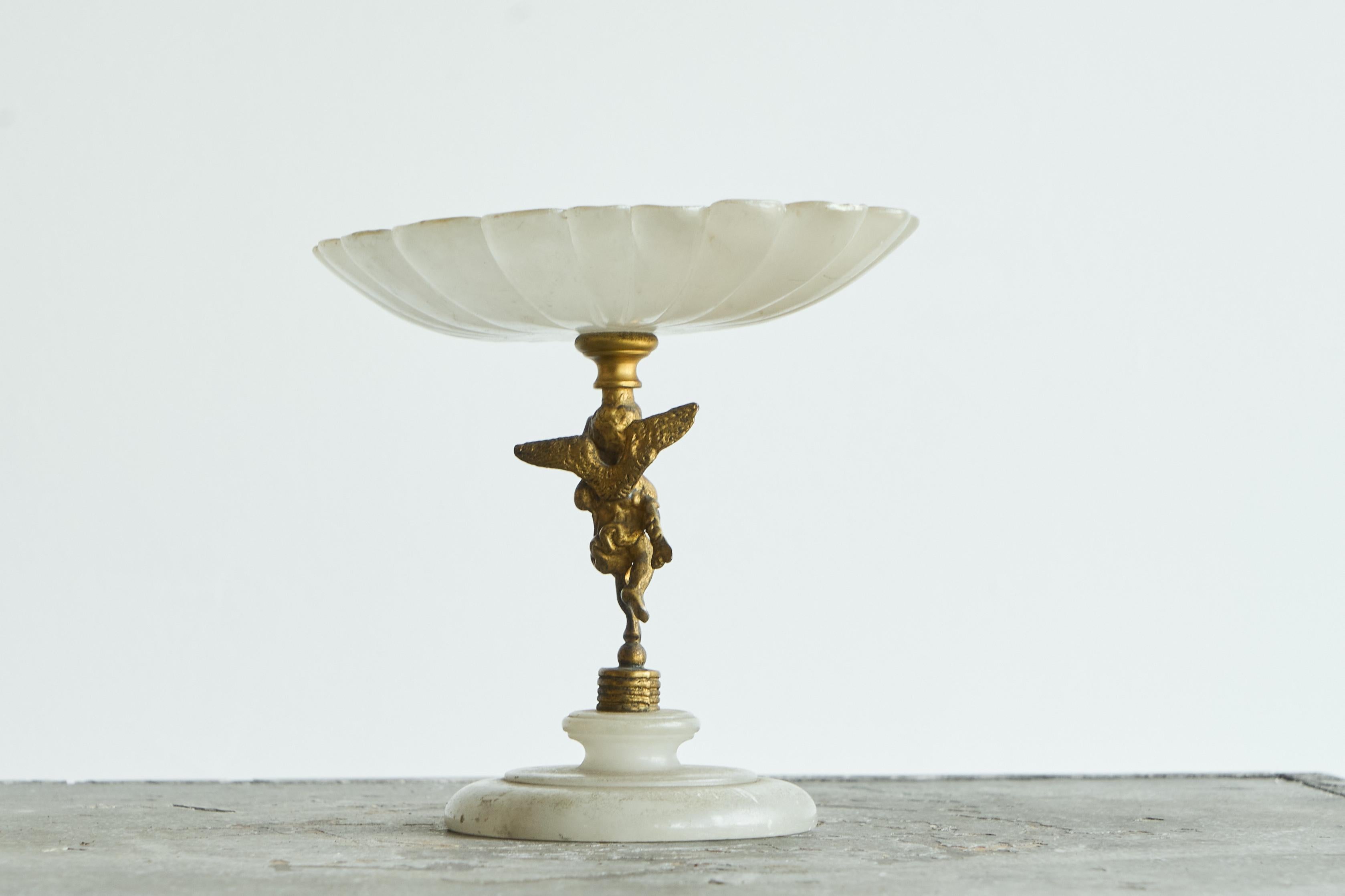 Decorative Scalloped Pedestal Bowl in Soapstone and Brass Early 20th Century For Sale 3