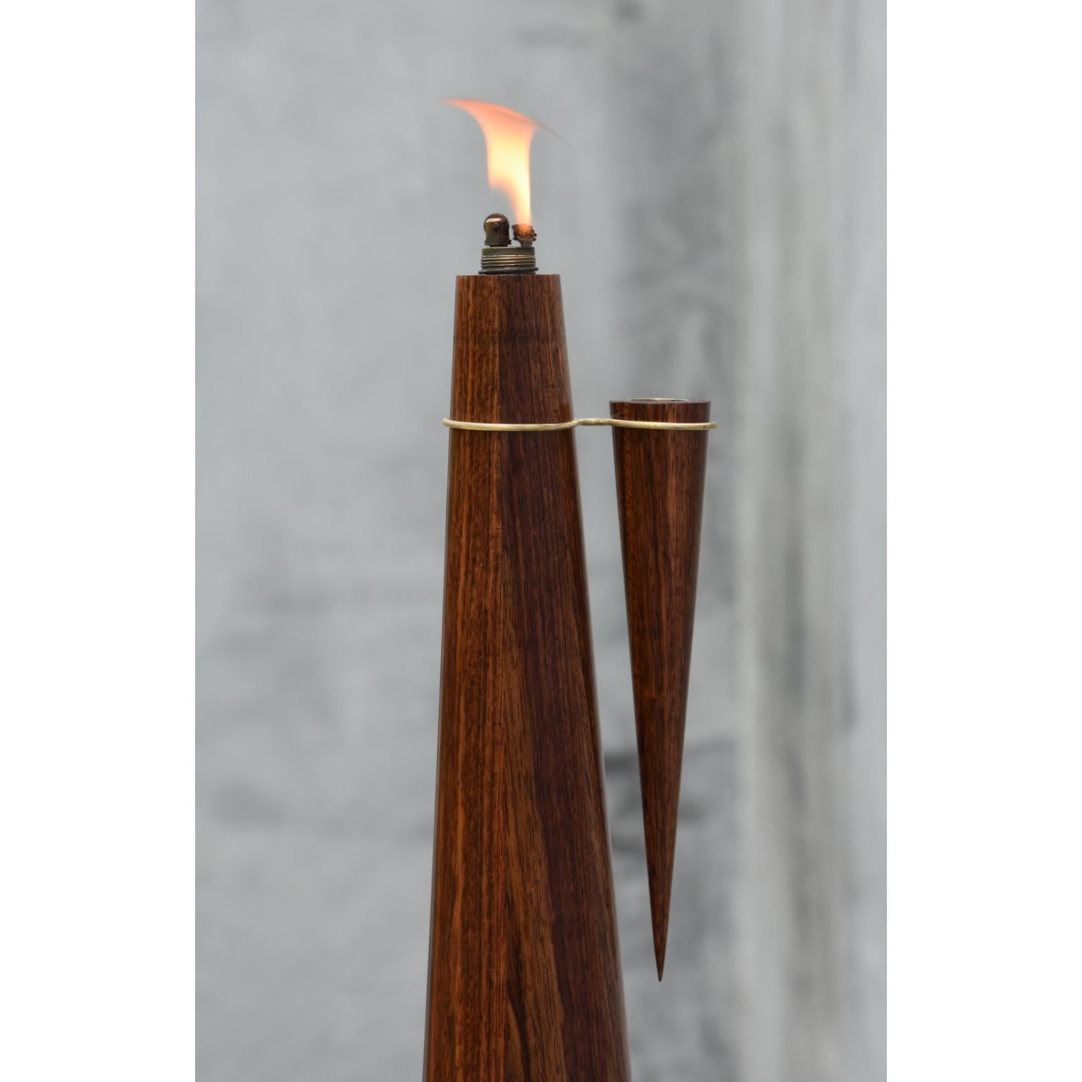 Altro Accendino decorativo scultoreo in legno ceceno di Alina Rotzinger in vendita