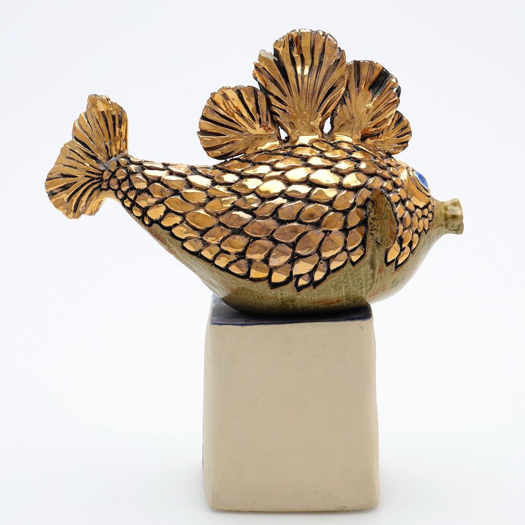 Swedish Decorative Sculpture Blowfish, NINNIE FORSGREN, LUXURY ORNAMENT GOLD Ceramic For Sale