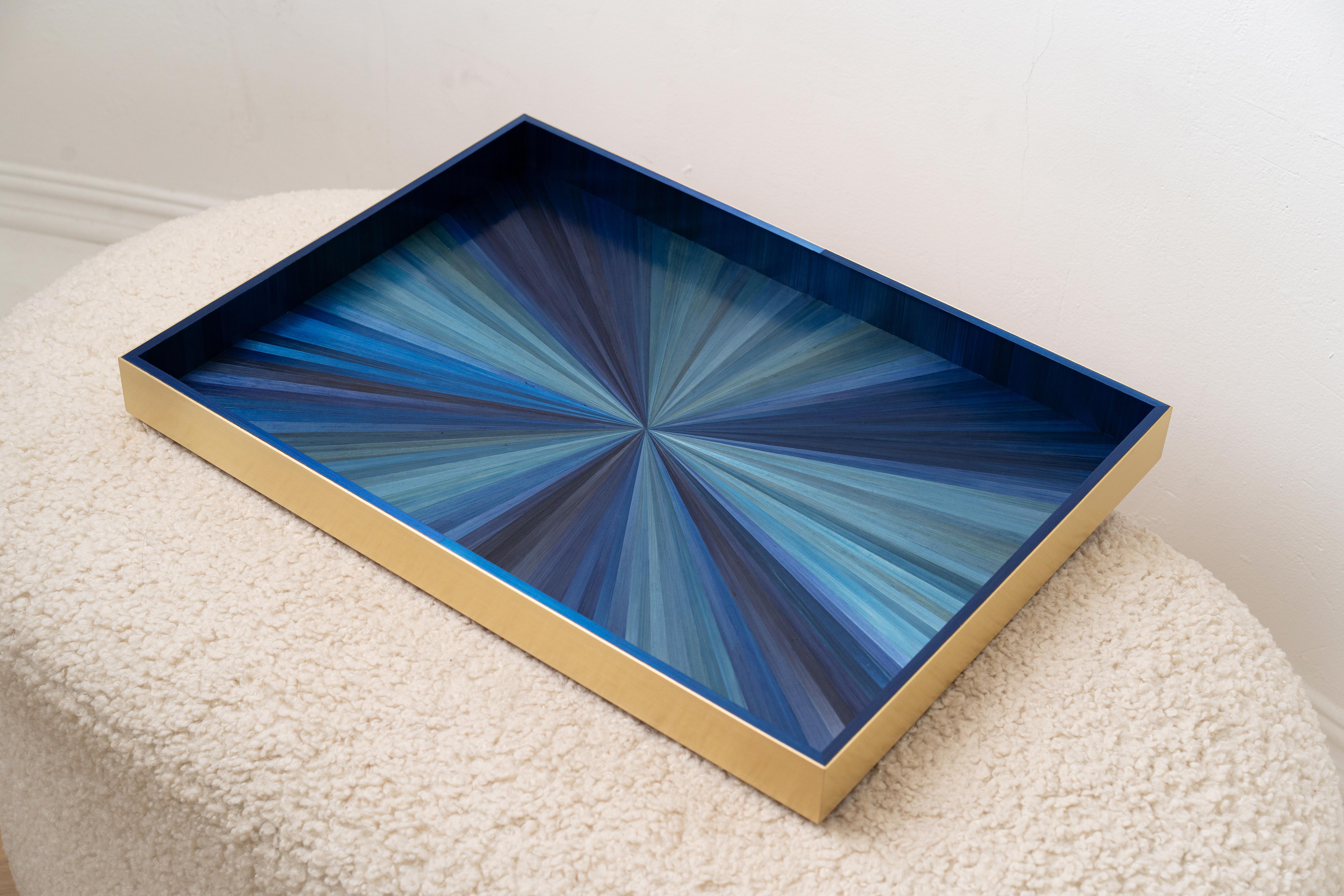 Bandeja Decorativa para Servir con Marquetería de Paja Azul Incrustación de Rayas de Sol Hecha a Mano Art Decó en venta