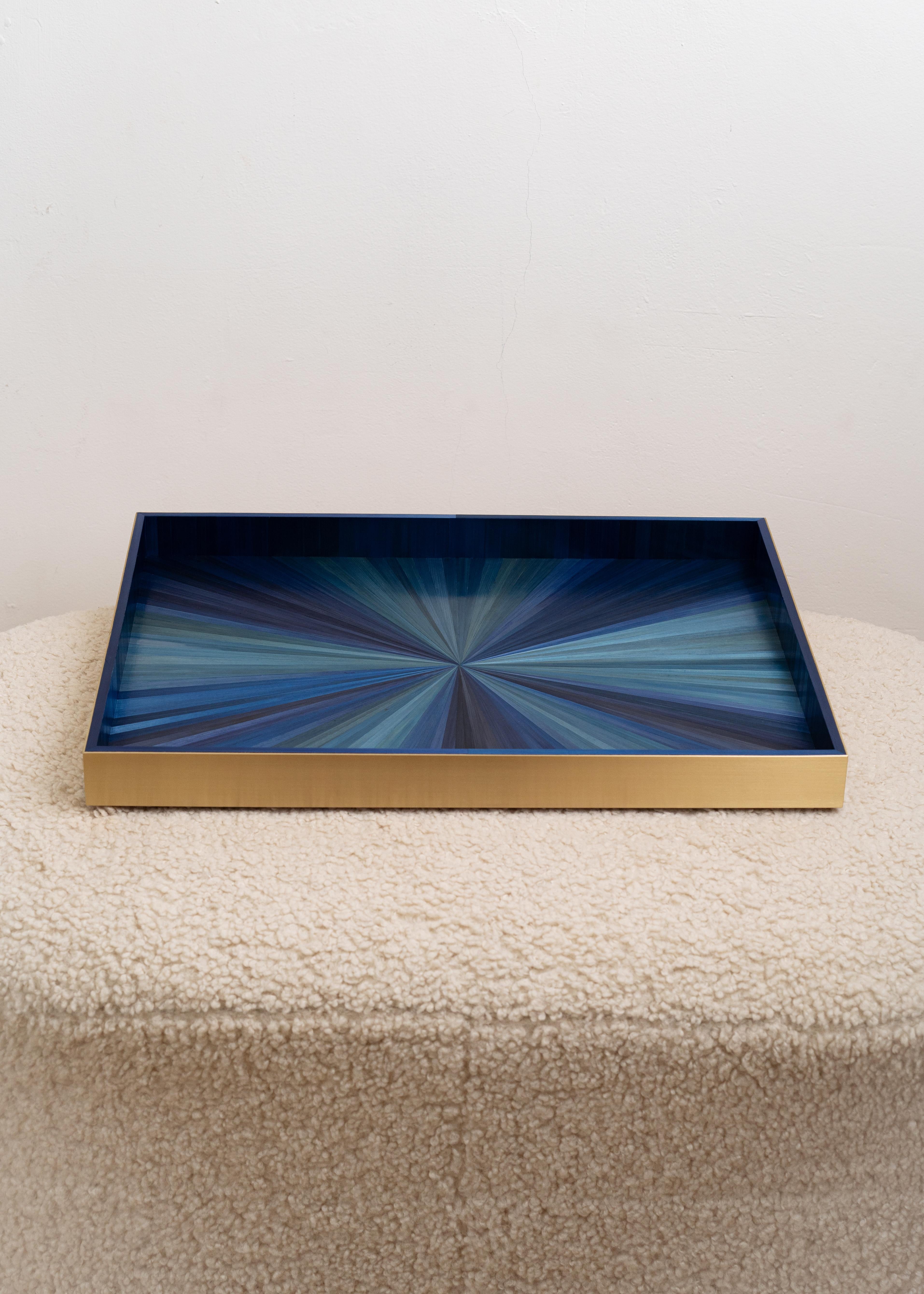 Bandeja Decorativa para Servir con Marquetería de Paja Azul Incrustación de Rayas de Sol Hecha a Mano en Nuevo estado para la venta en Warsaw, PL