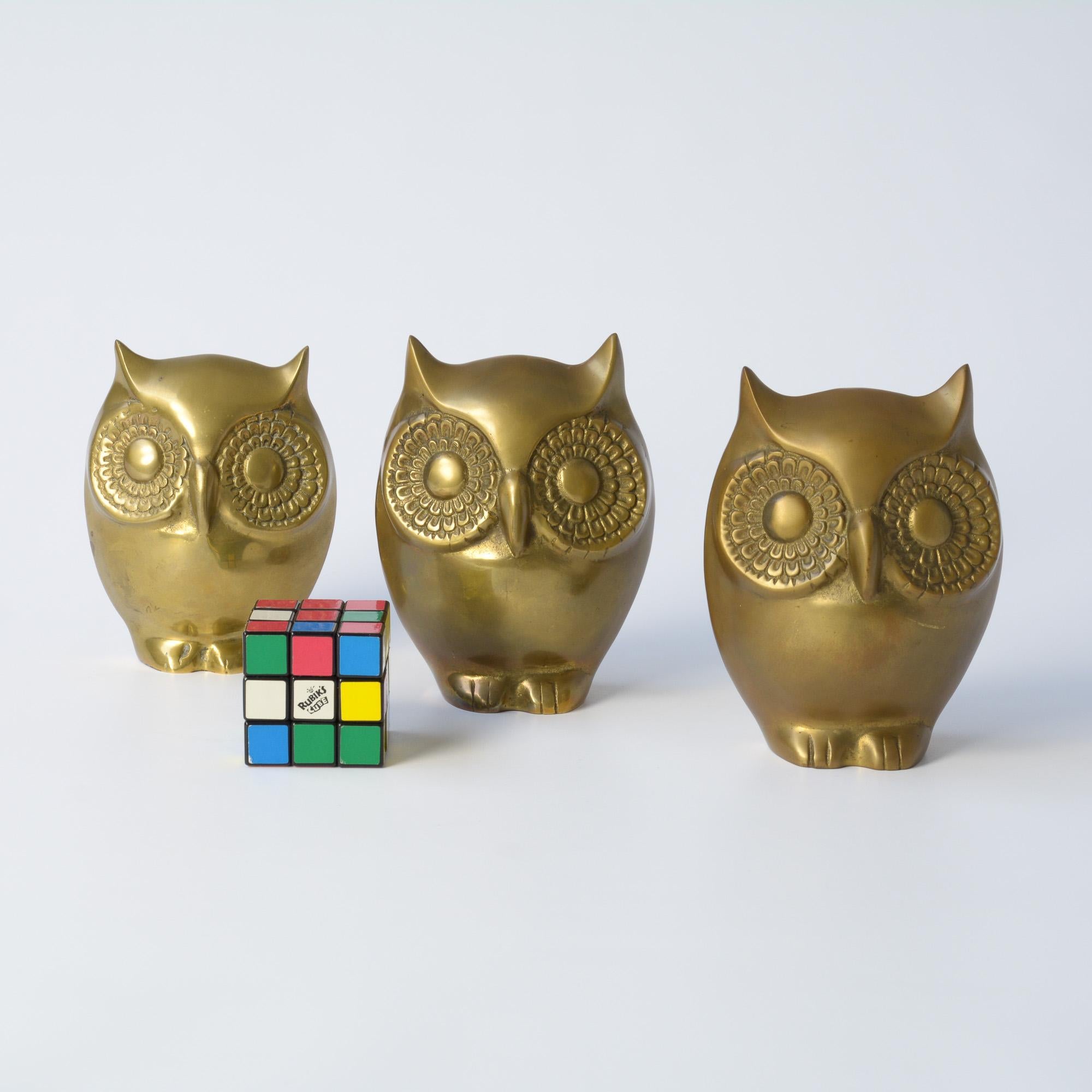 Decorative set of 3 Brass Owls In Good Condition In Vlimmeren, BE